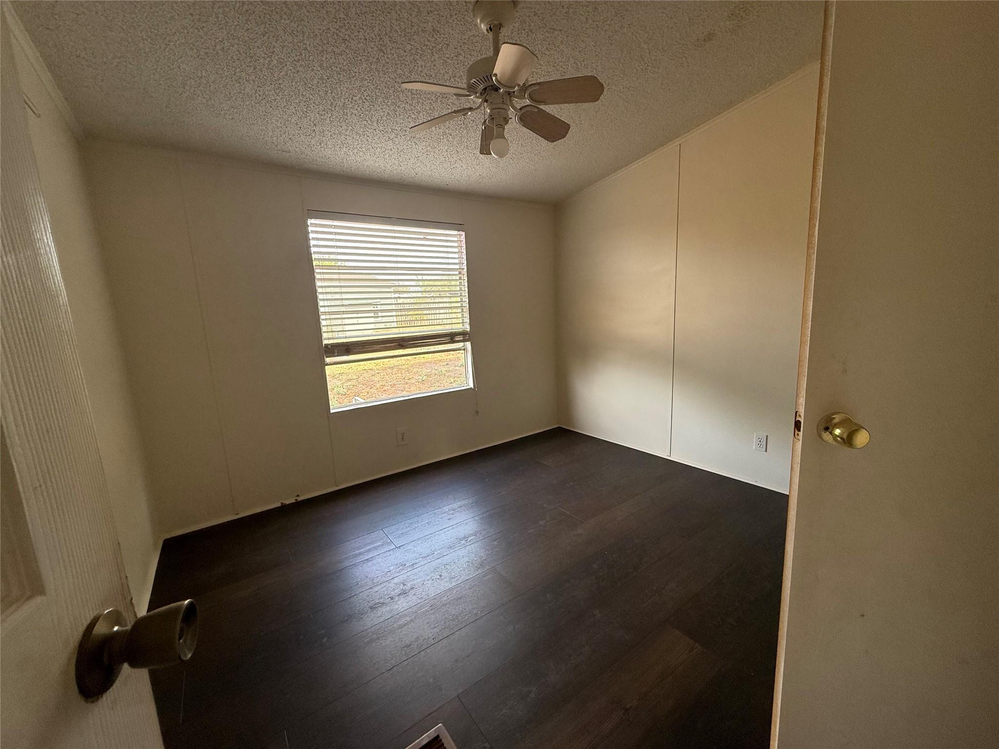 109 Cross Meadow Cv Property Photo 6