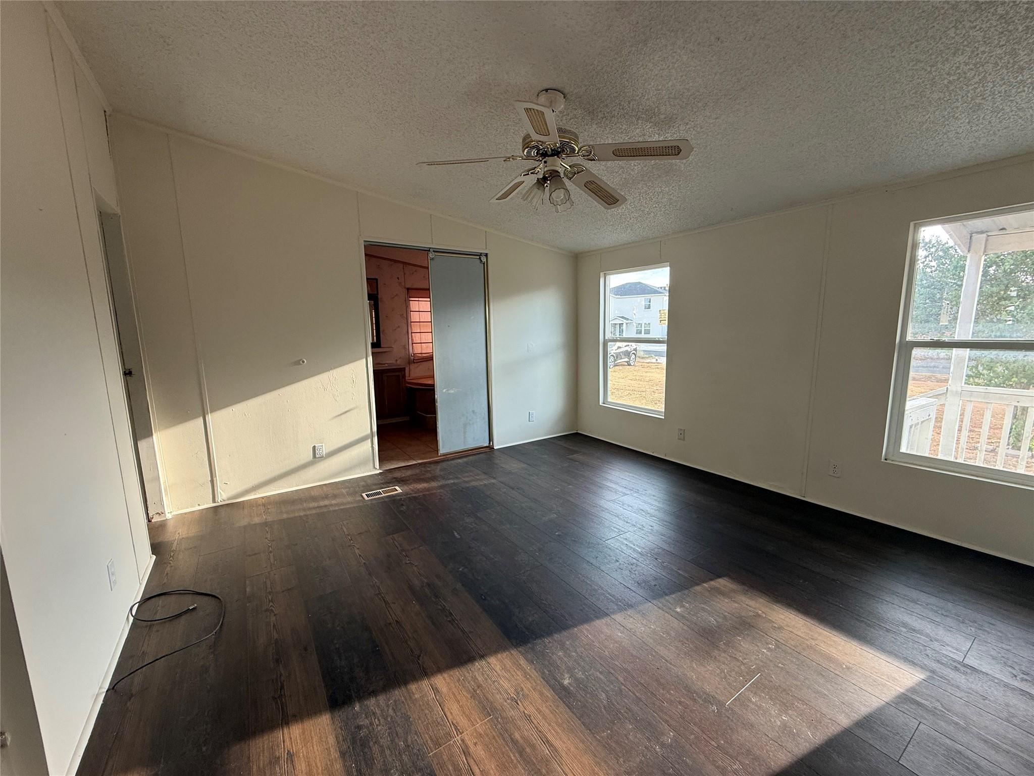 109 Cross Meadow Cv Property Photo 11