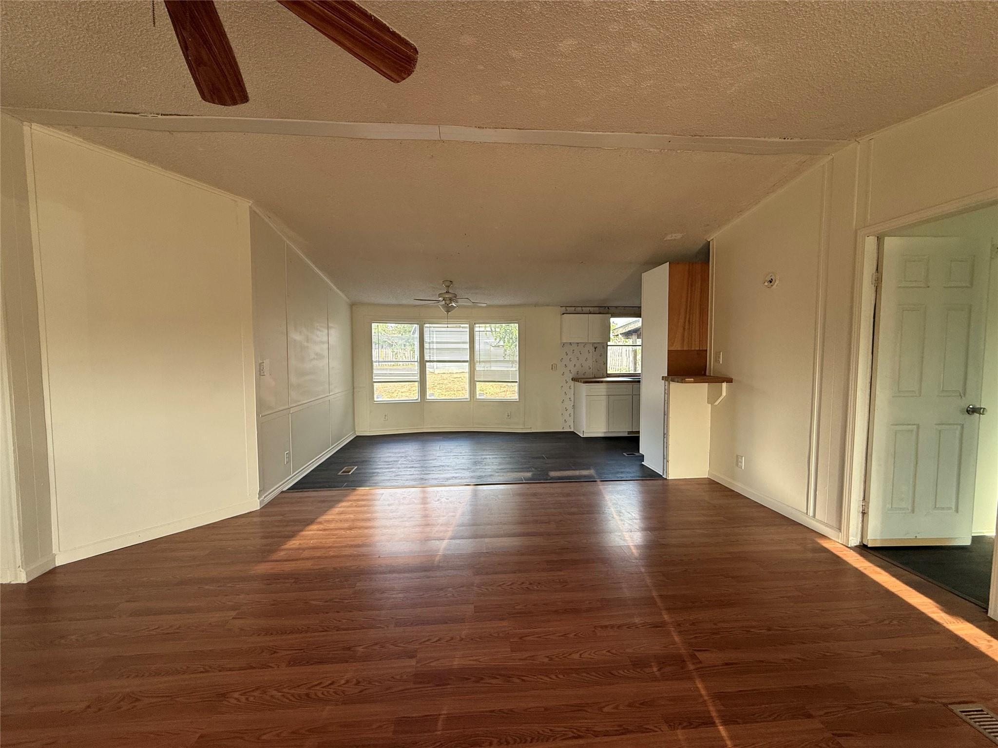 109 Cross Meadow Cv Property Photo 12