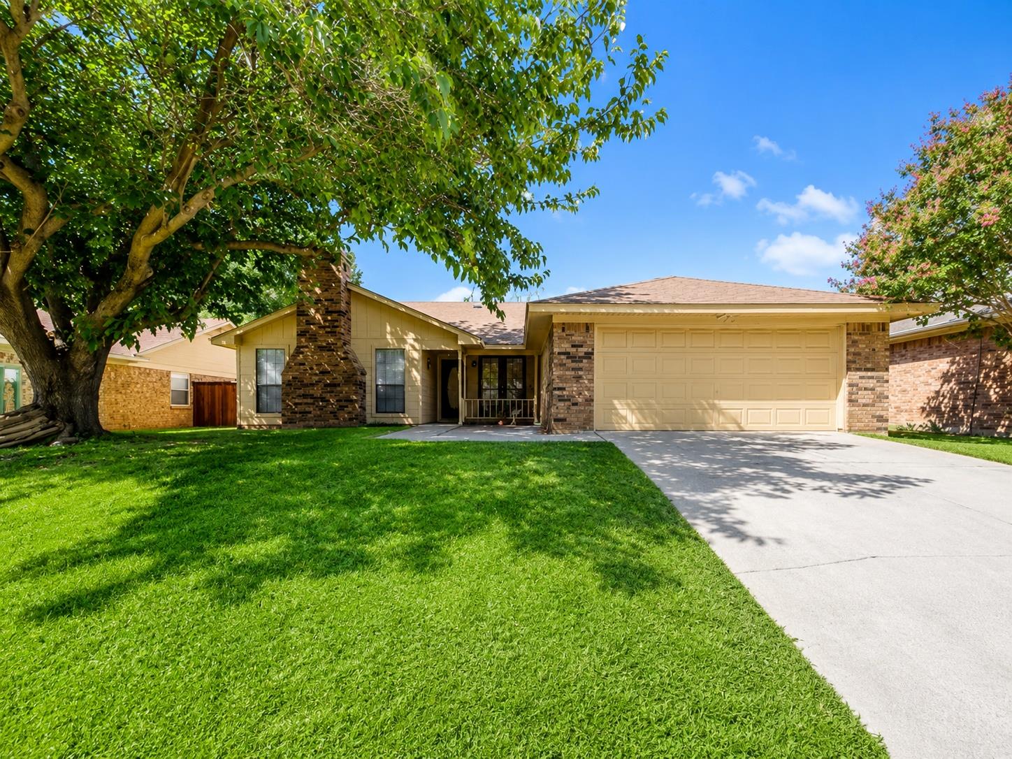 2217 Parkside Dr Property Photo 1