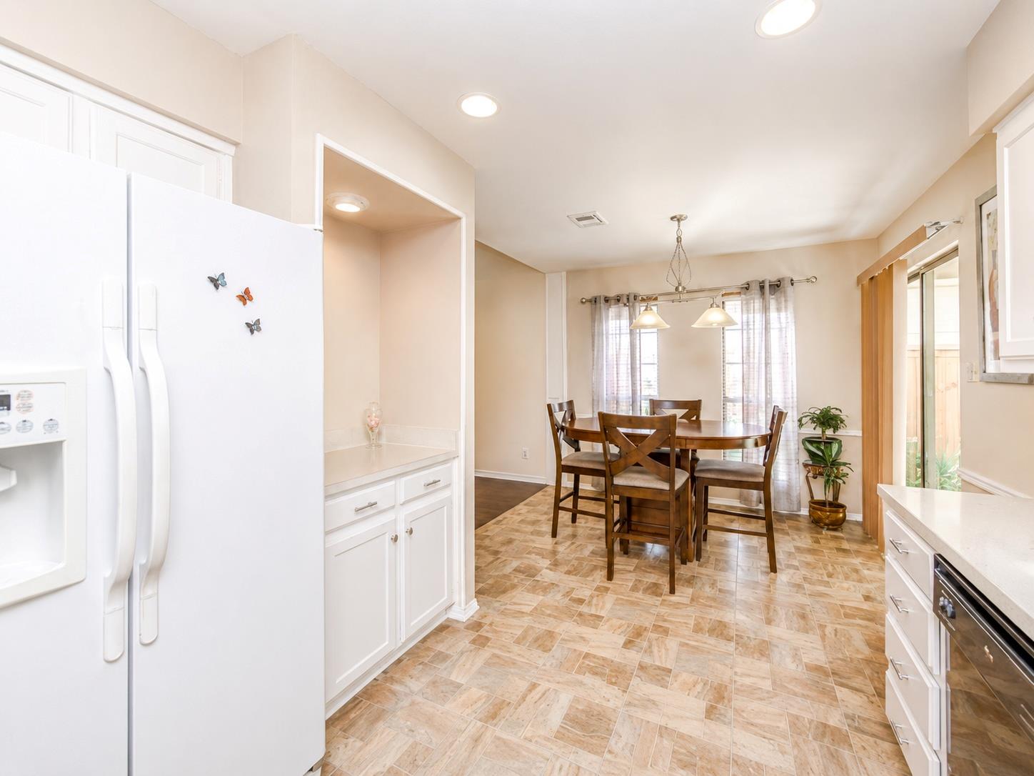 2217 Parkside Dr Property Photo 6