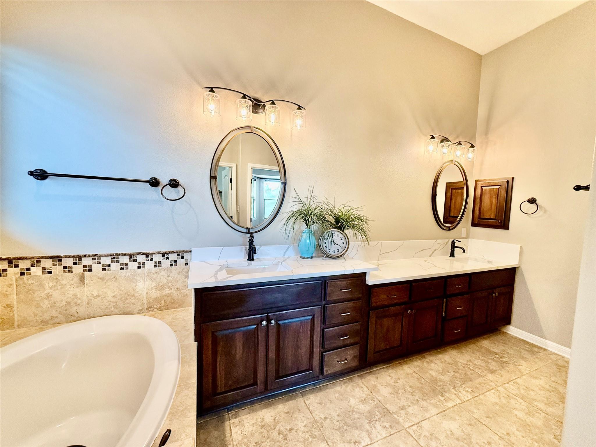 14400 Senia Bnd Property Photo 25