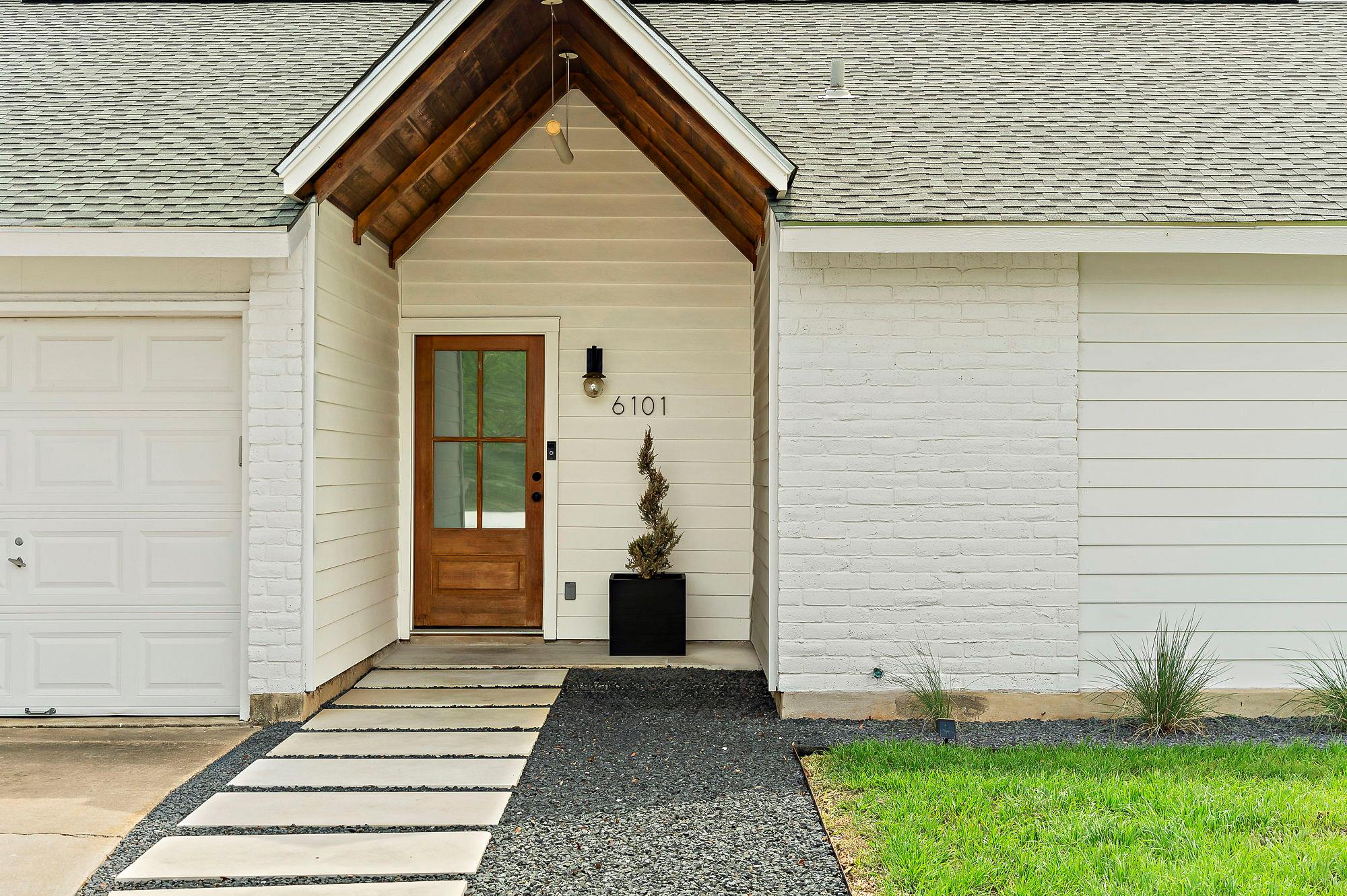 6101 Bridlington Cir Property Photo 1