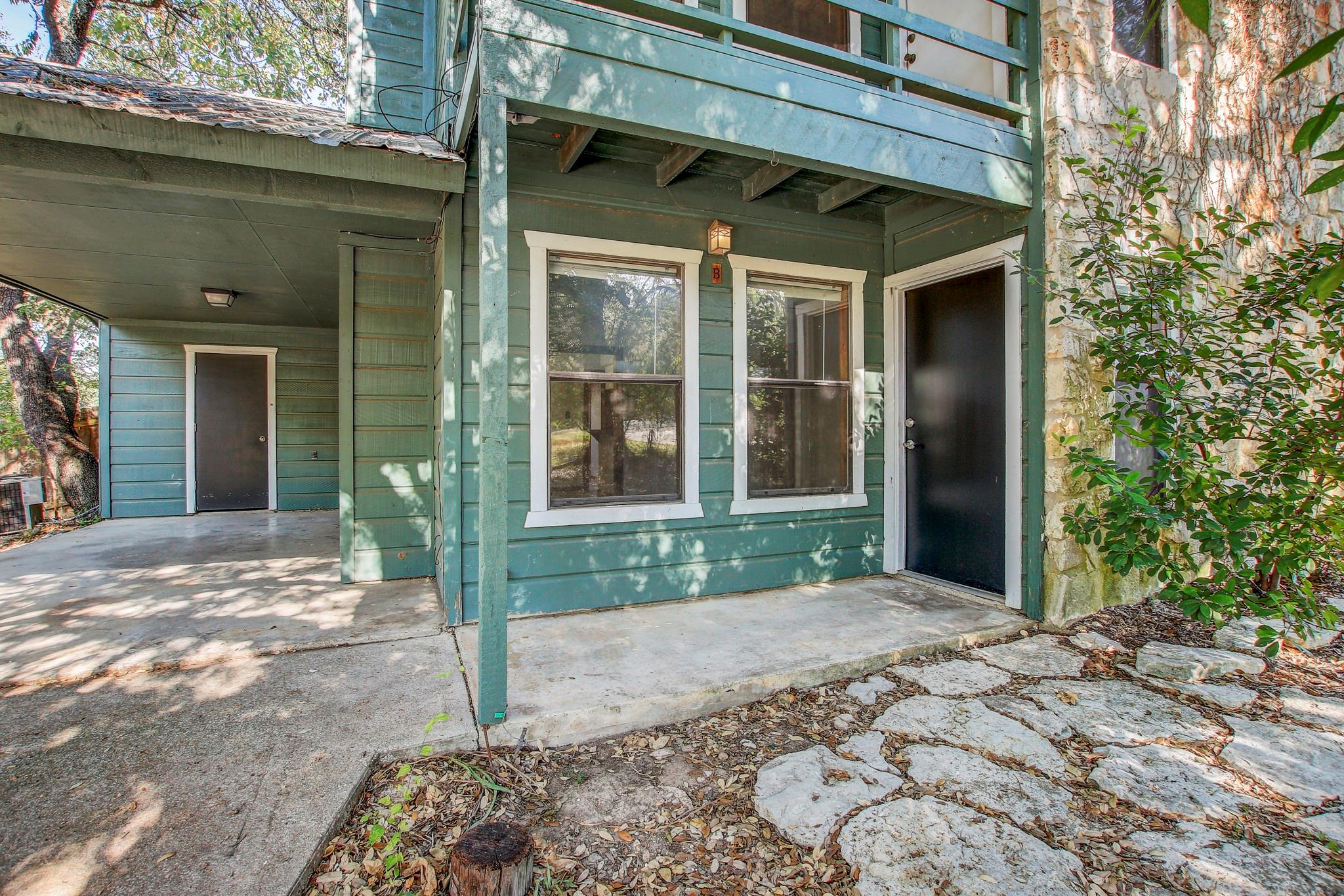 104 S Laurelwood Dr #b Property Photo 2