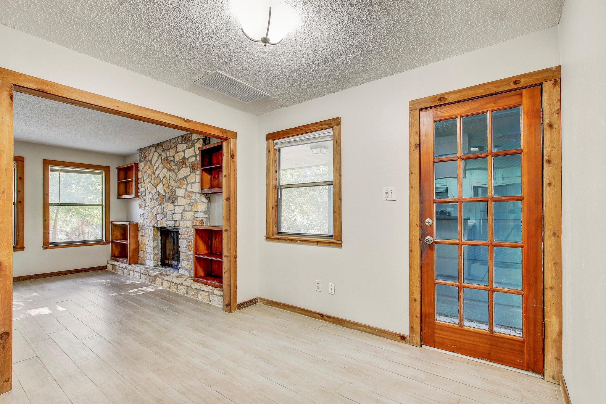 104 S Laurelwood Dr #b Property Photo 14