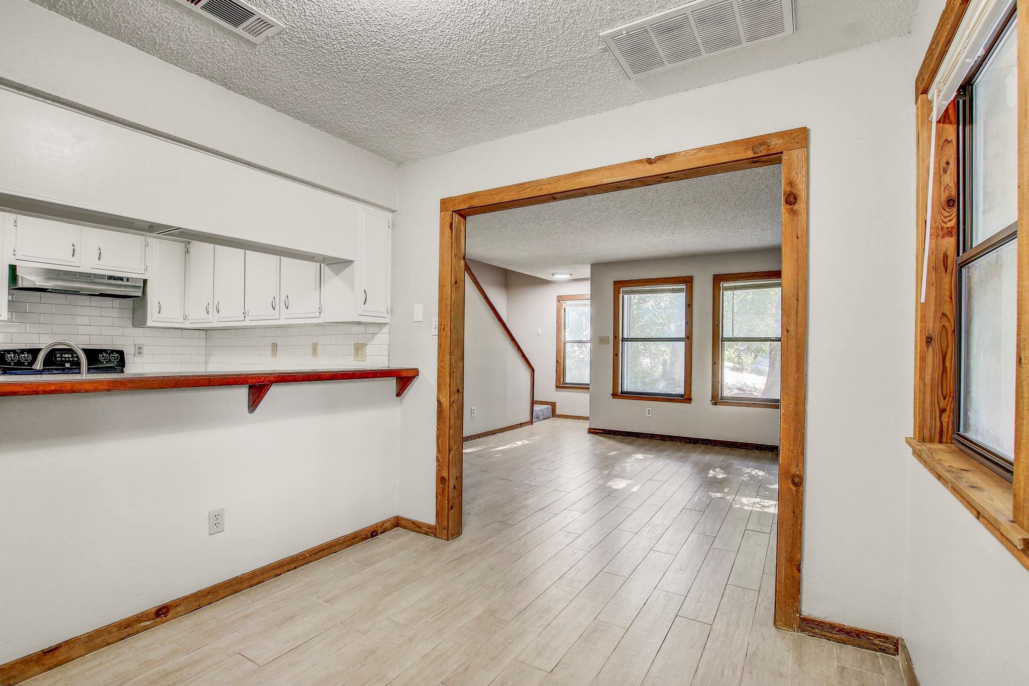 104 S Laurelwood Dr #b Property Photo 18