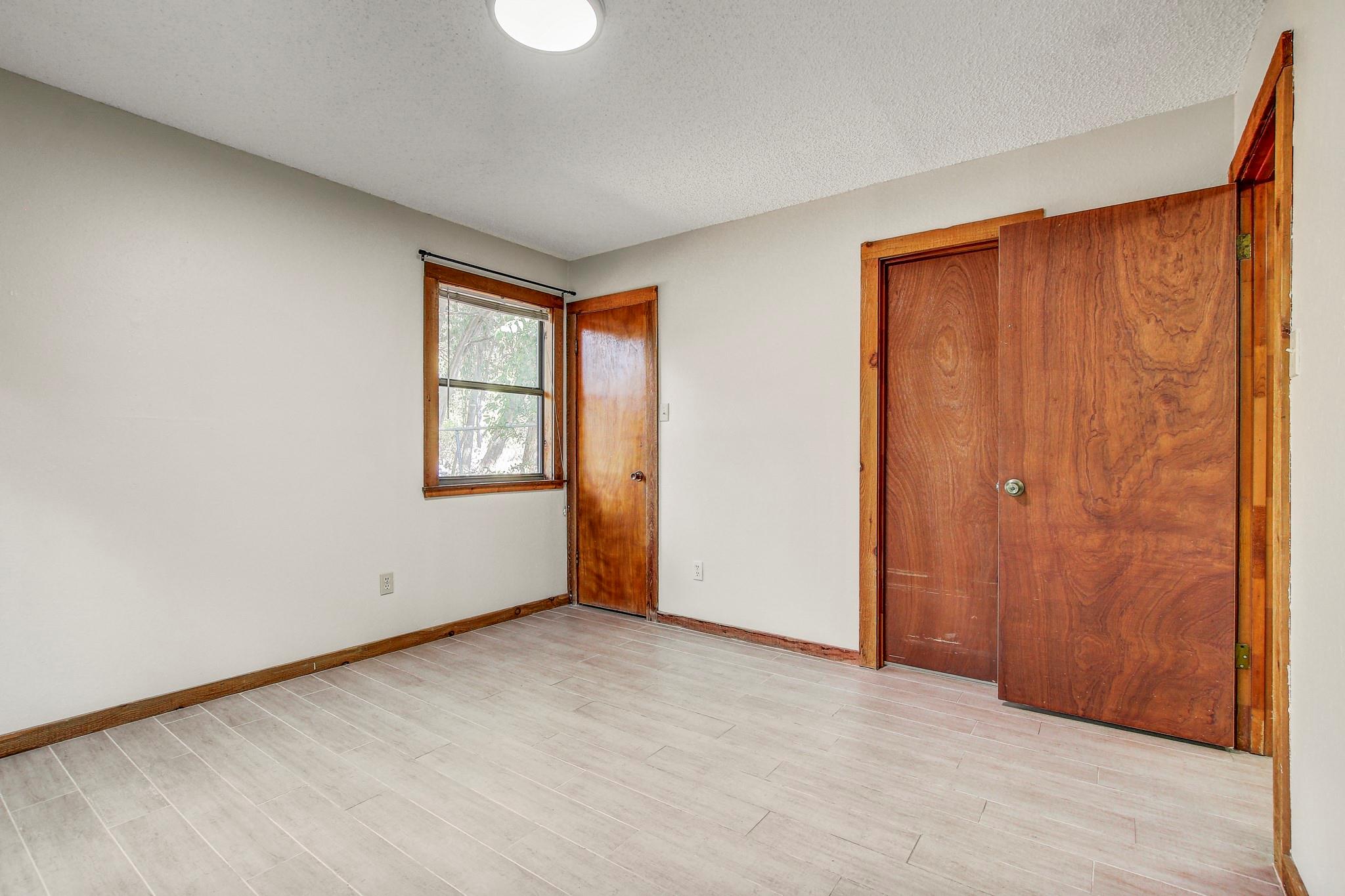 104 S Laurelwood Dr #b Property Photo 19