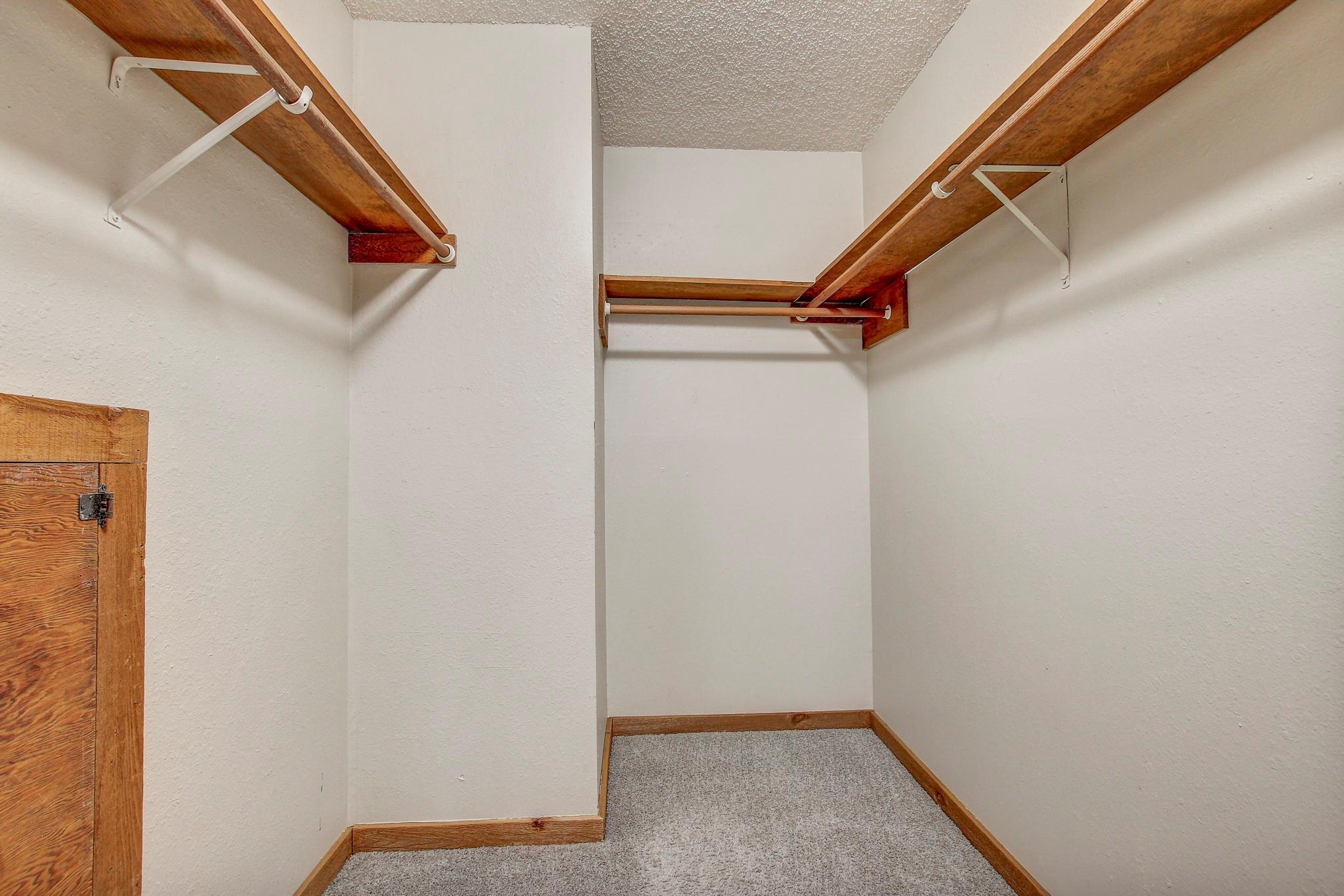 104 S Laurelwood Dr #b Property Photo 21