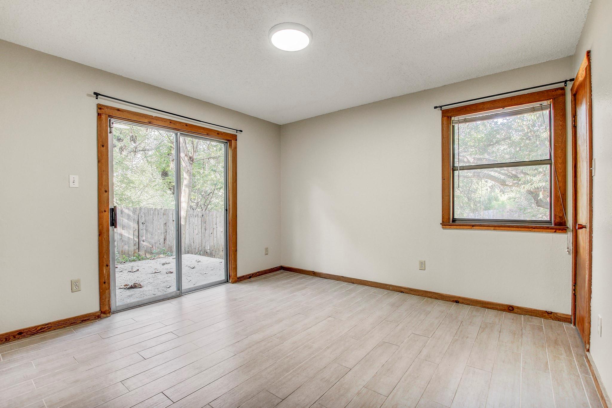 104 S Laurelwood Dr #b Property Photo 26