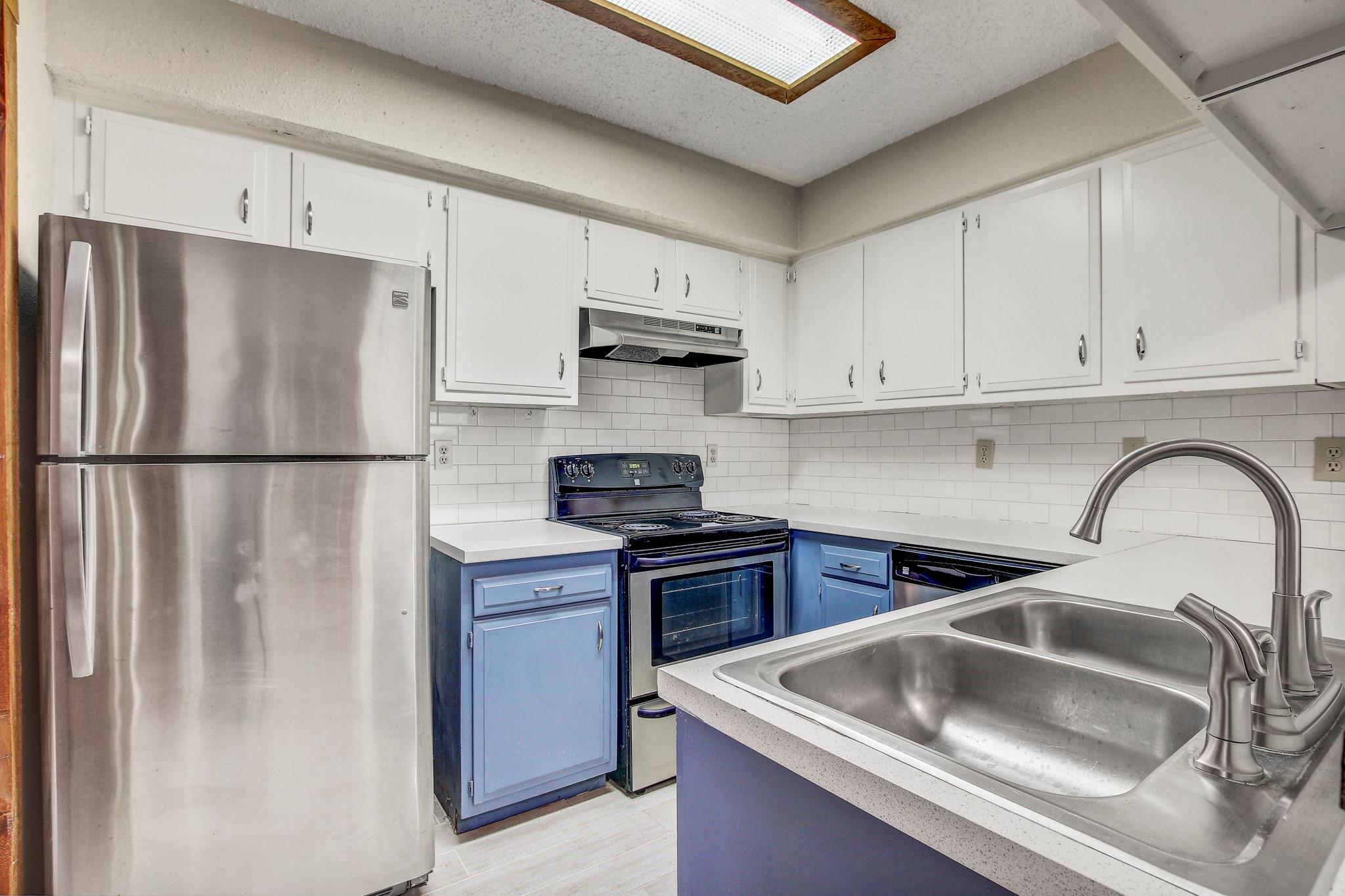 104 S Laurelwood Dr #b Property Photo 29