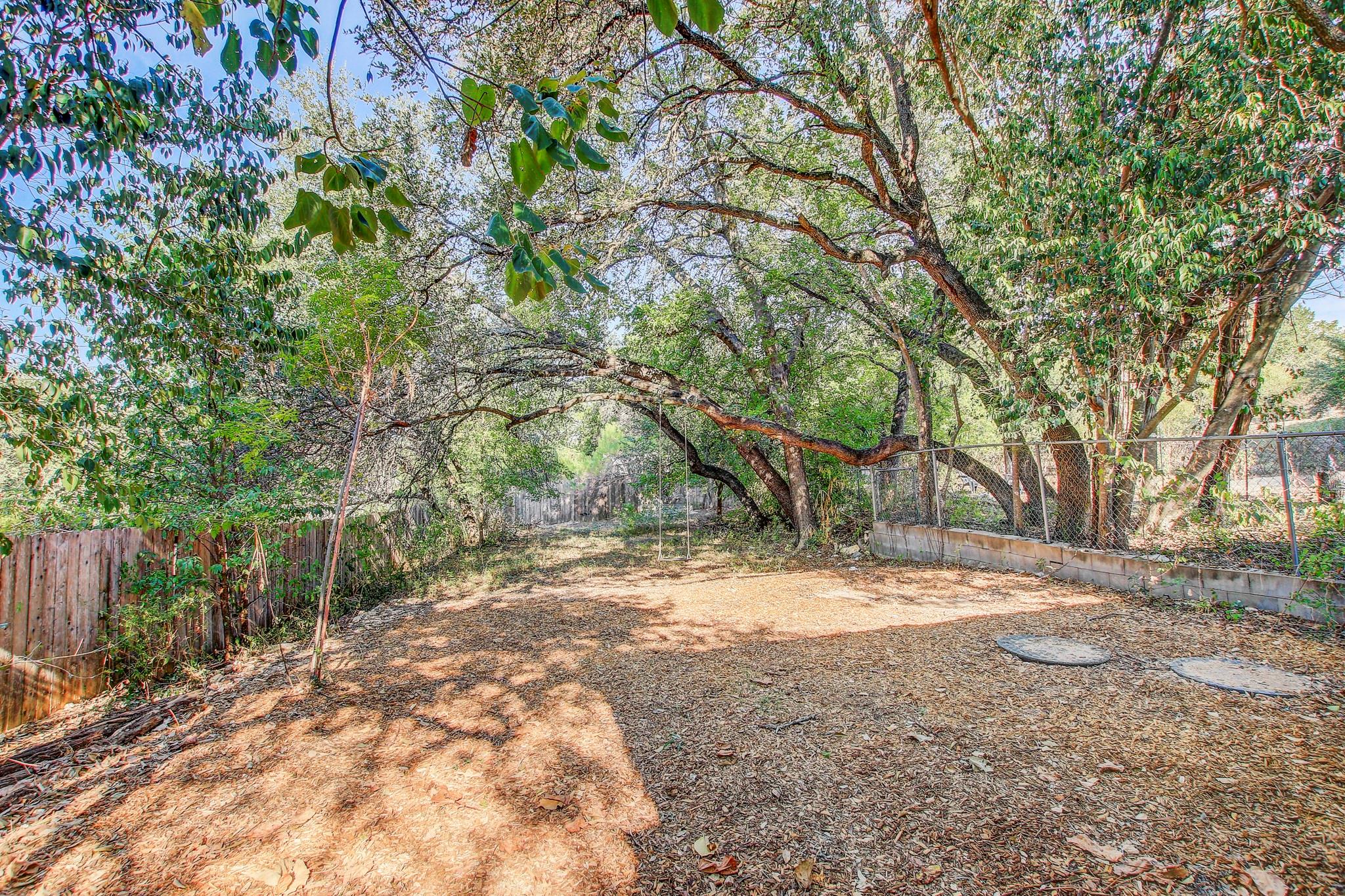 104 S Laurelwood Dr #b Property Photo 32