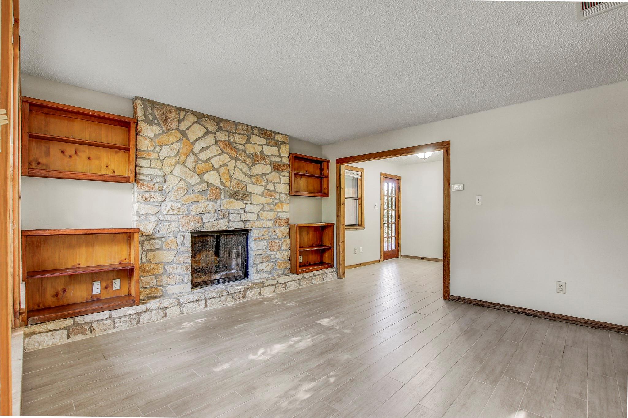 104 S Laurelwood Dr #b Property Photo 34