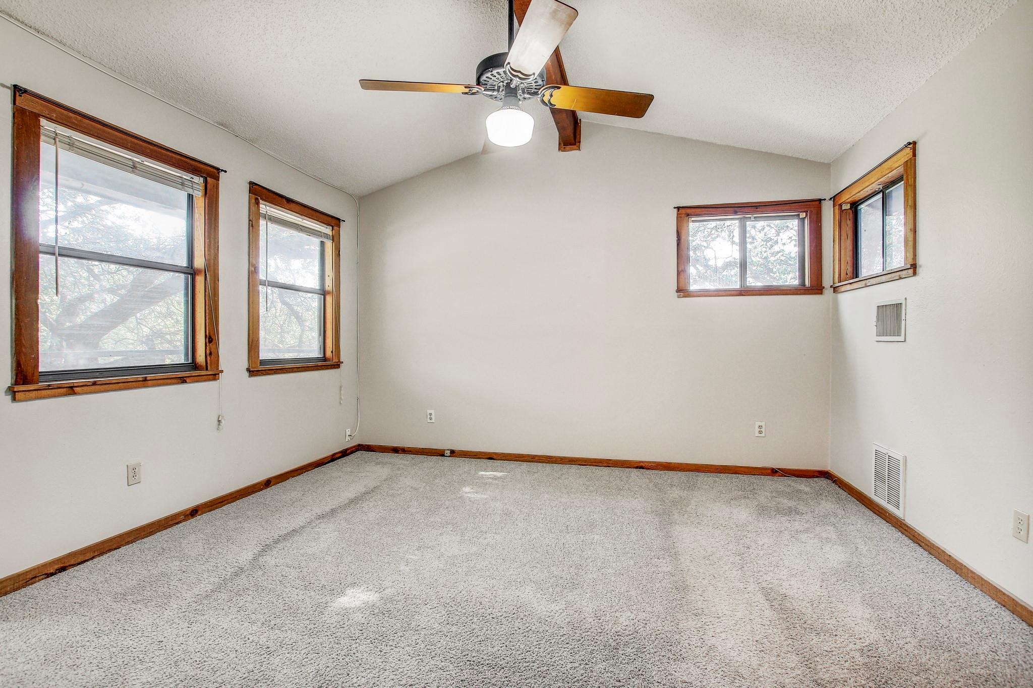 104 S Laurelwood Dr #b Property Photo 38