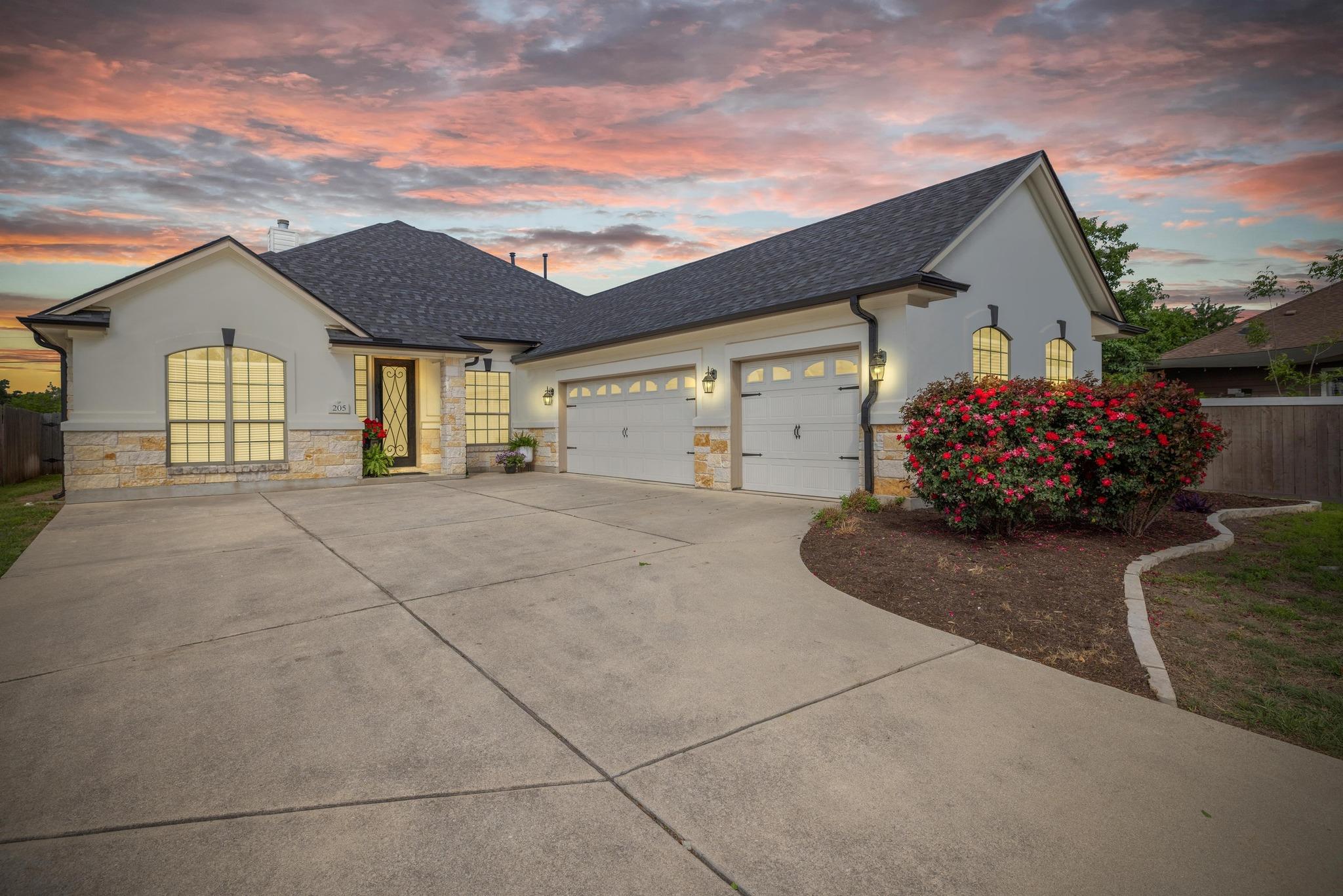 205 Cherry Laurel Dr Property Photo