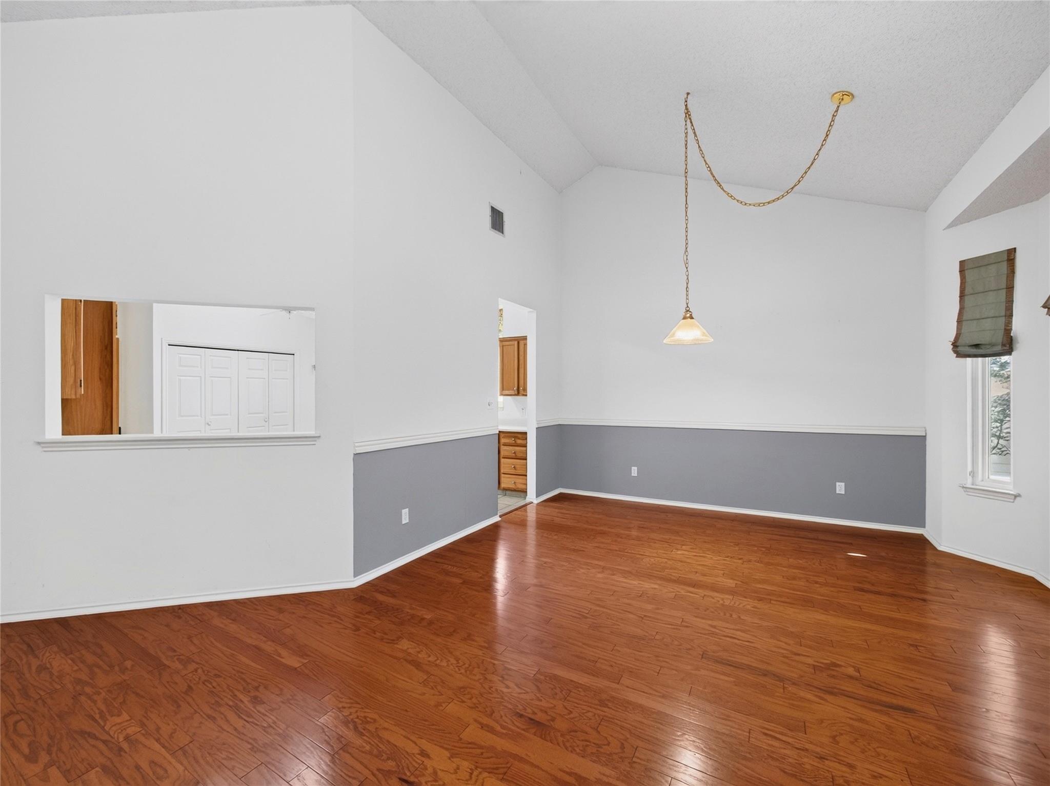 14607 Sandy Side Dr Property Photo 7