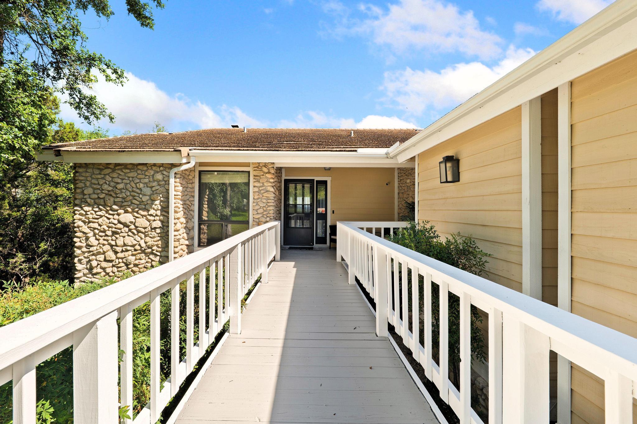 310 Dogie Dr #a Property Photo 3