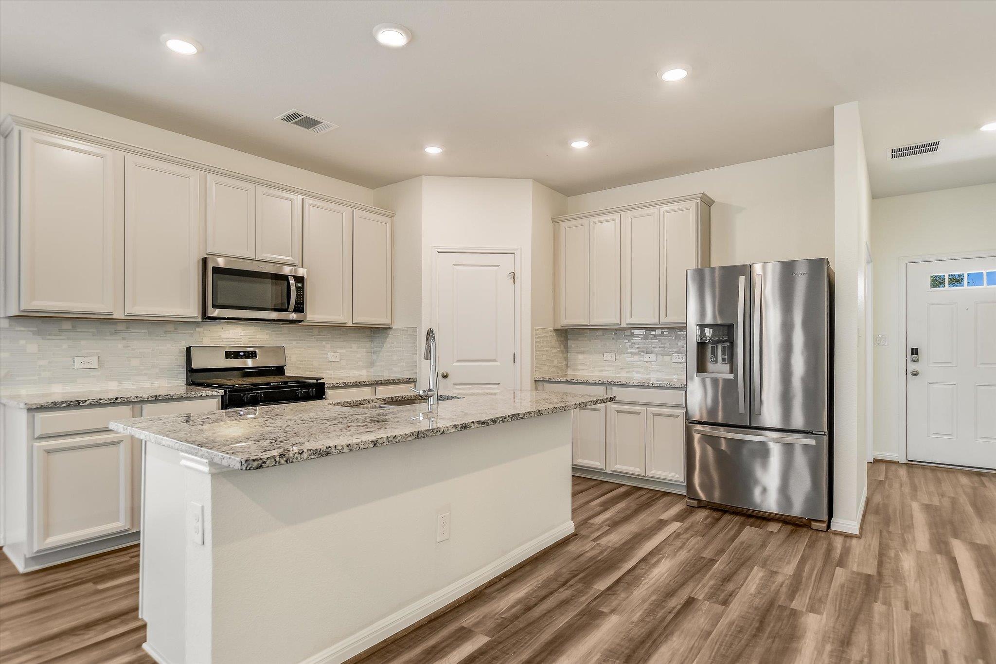 202 Grasslands Trl Property Photo 6
