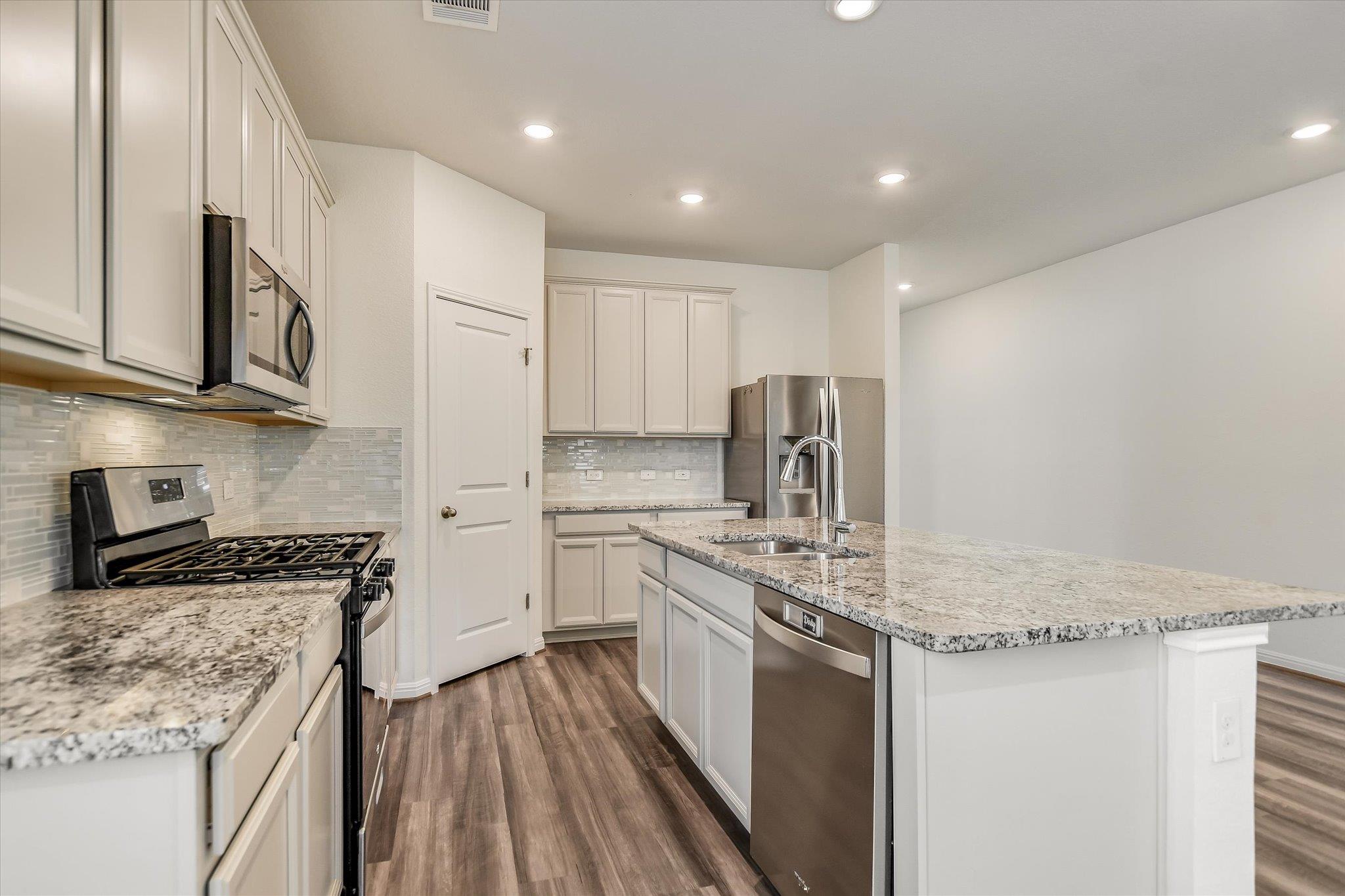 202 Grasslands Trl Property Photo 7