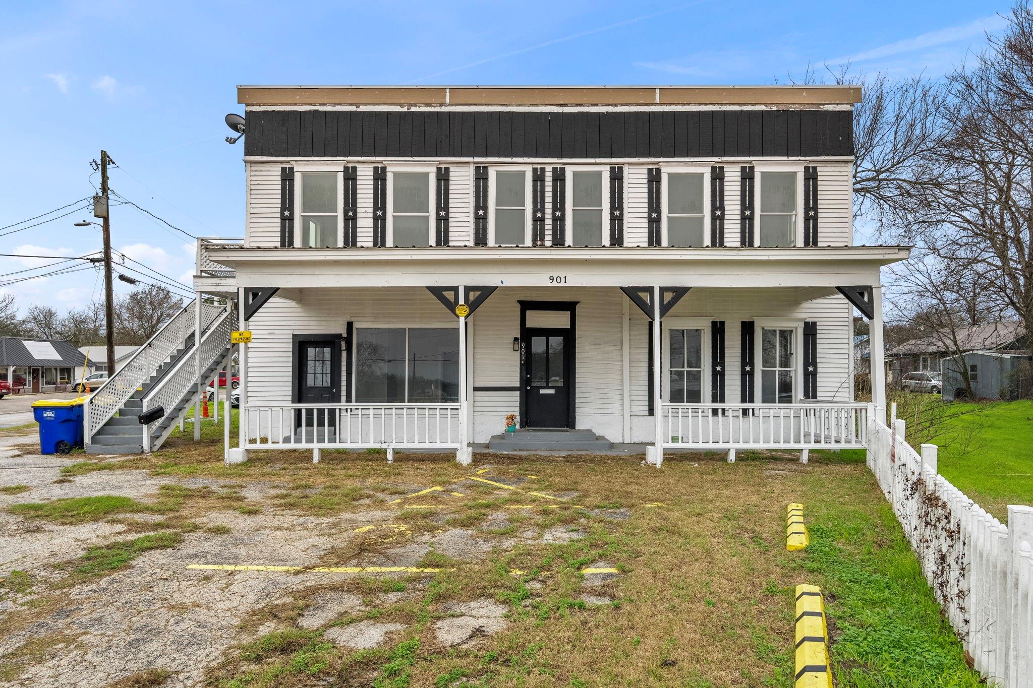 901 N Saint Joseph St Property Photo