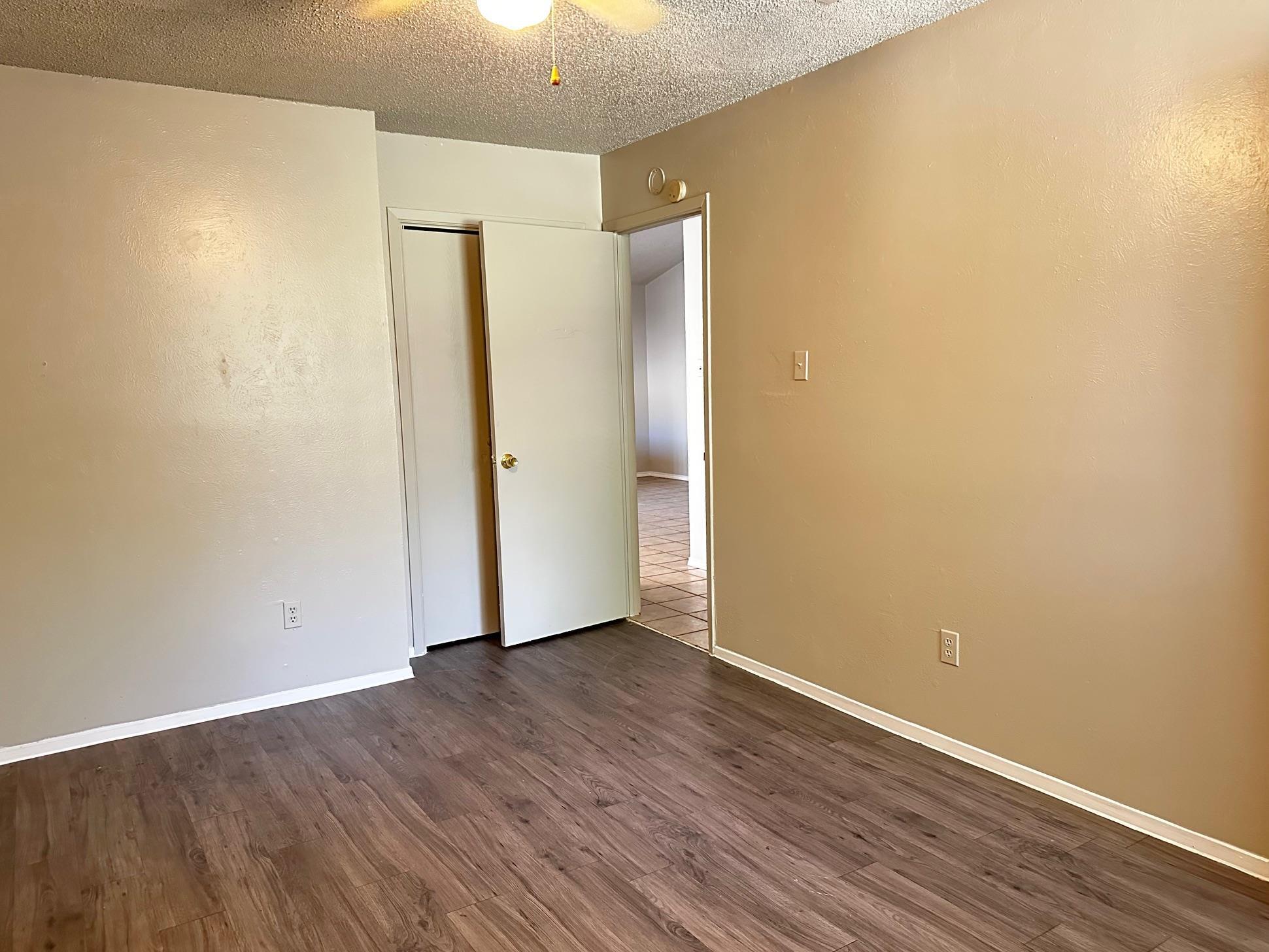 1102 Hickory Grove Dr Property Photo 8