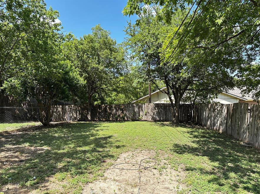 1102 Hickory Grove Dr Property Photo 14