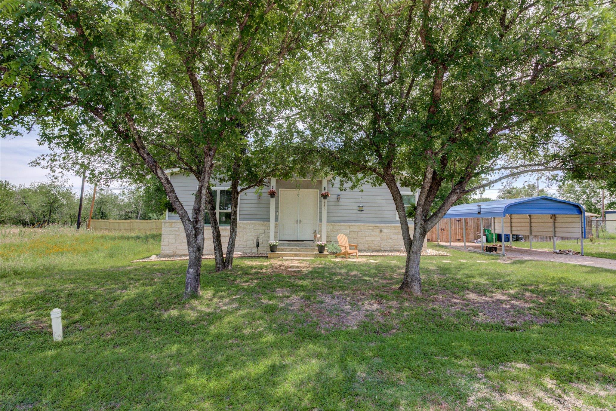 855 Aspen Ln Property Photo 5