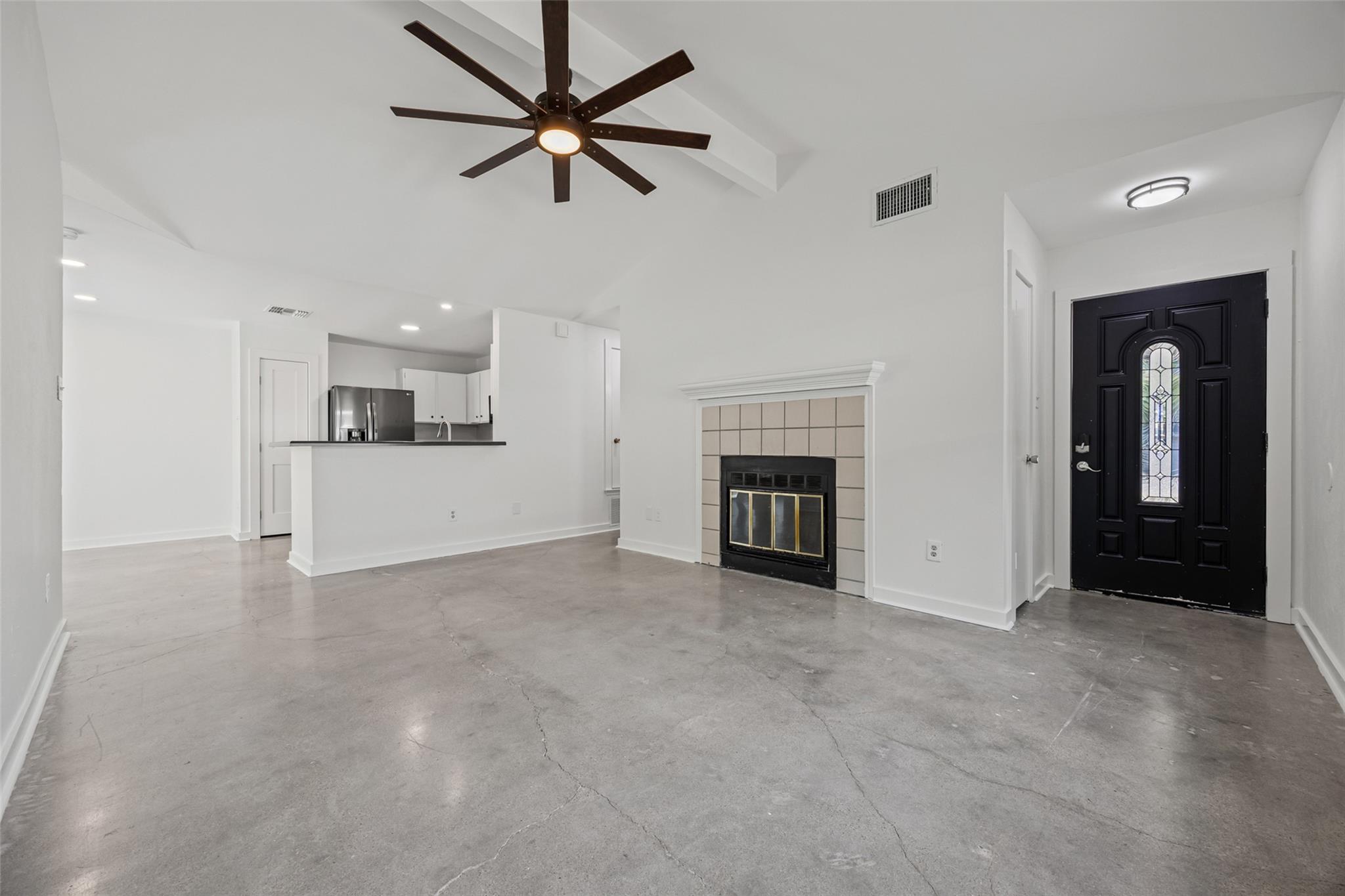 11920 Tobler Trl Property Photo 3