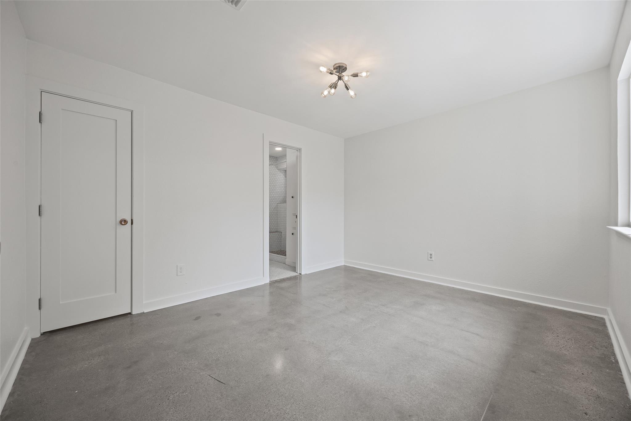 11920 Tobler Trl Property Photo 9