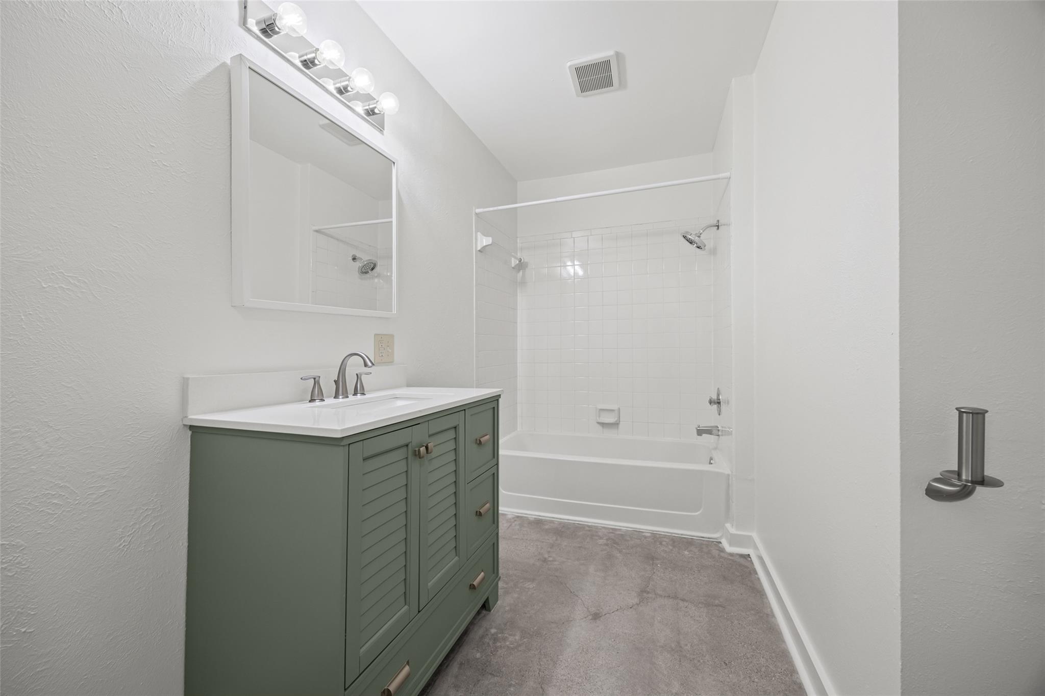 11920 Tobler Trl Property Photo 15
