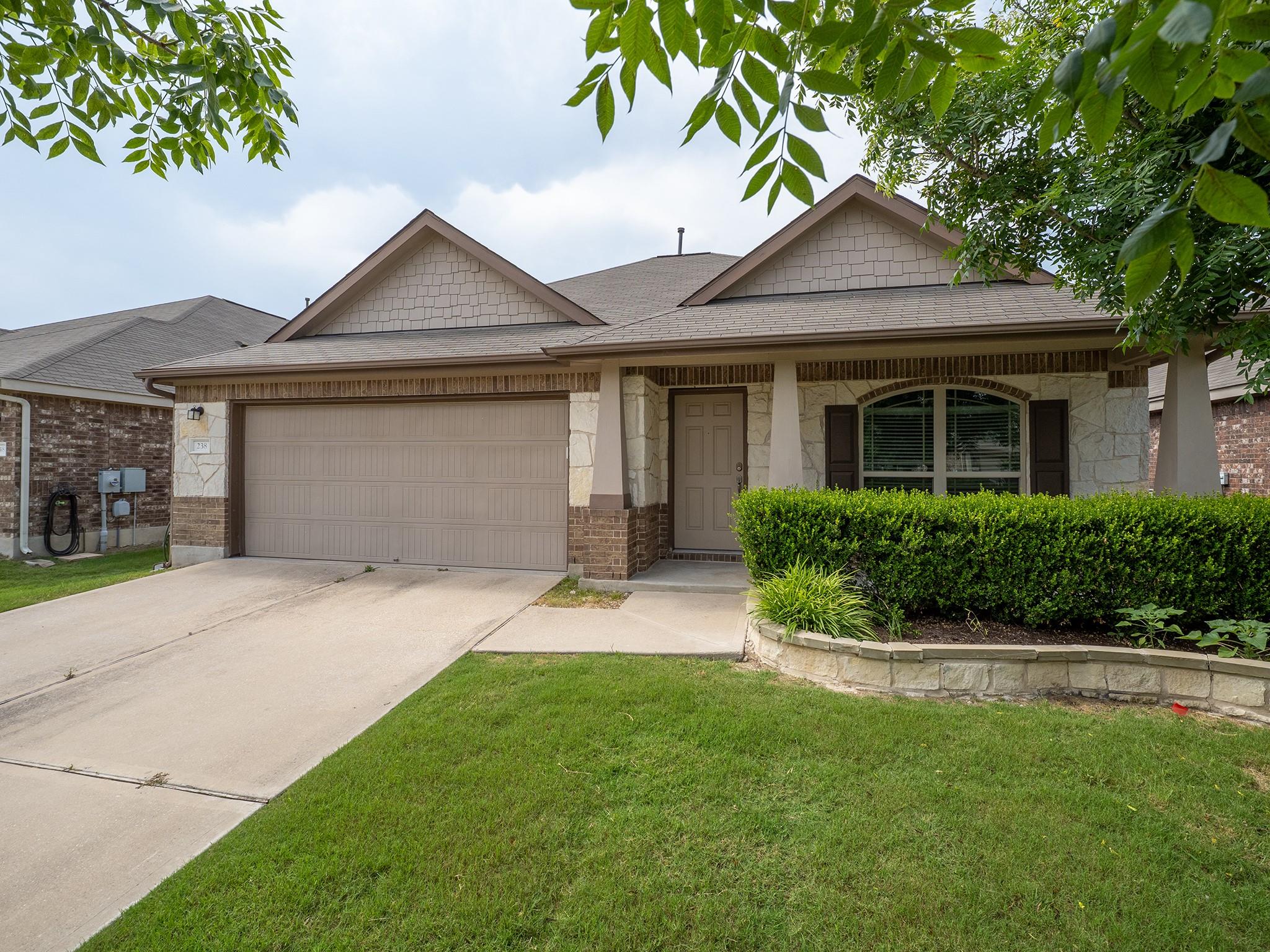 238 Travertine Trl Property Photo