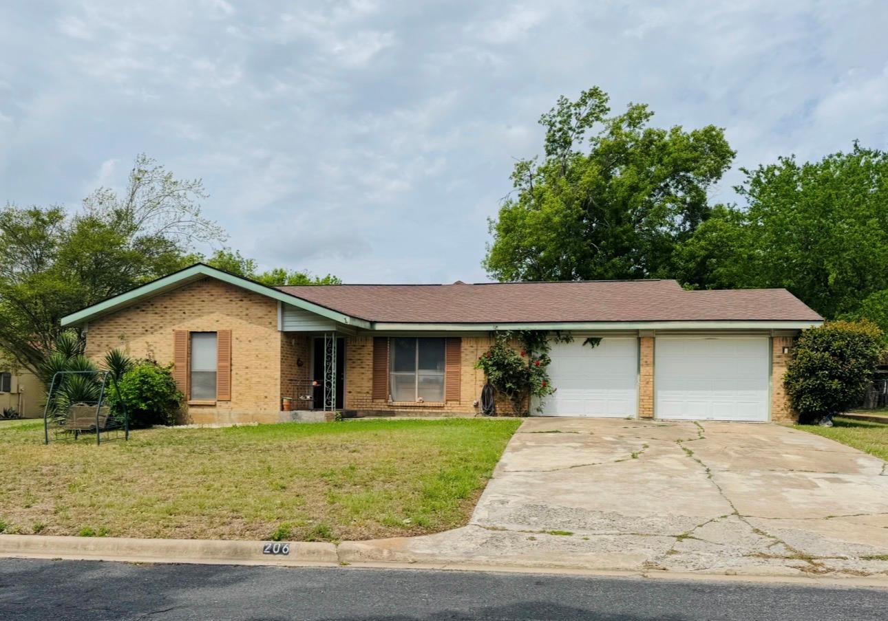 206 Loesch Dr Property Photo 1
