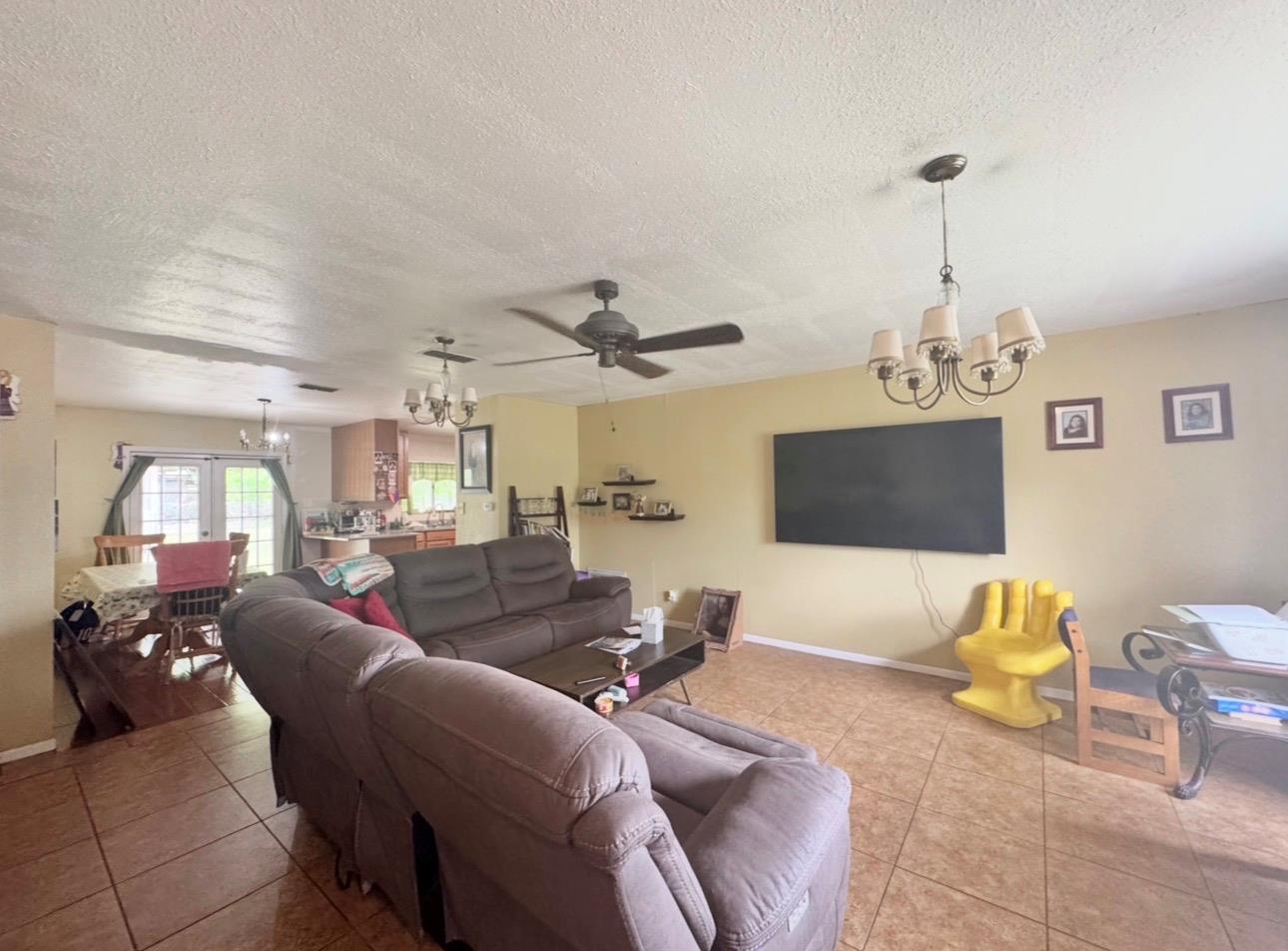 206 Loesch Dr Property Photo 4