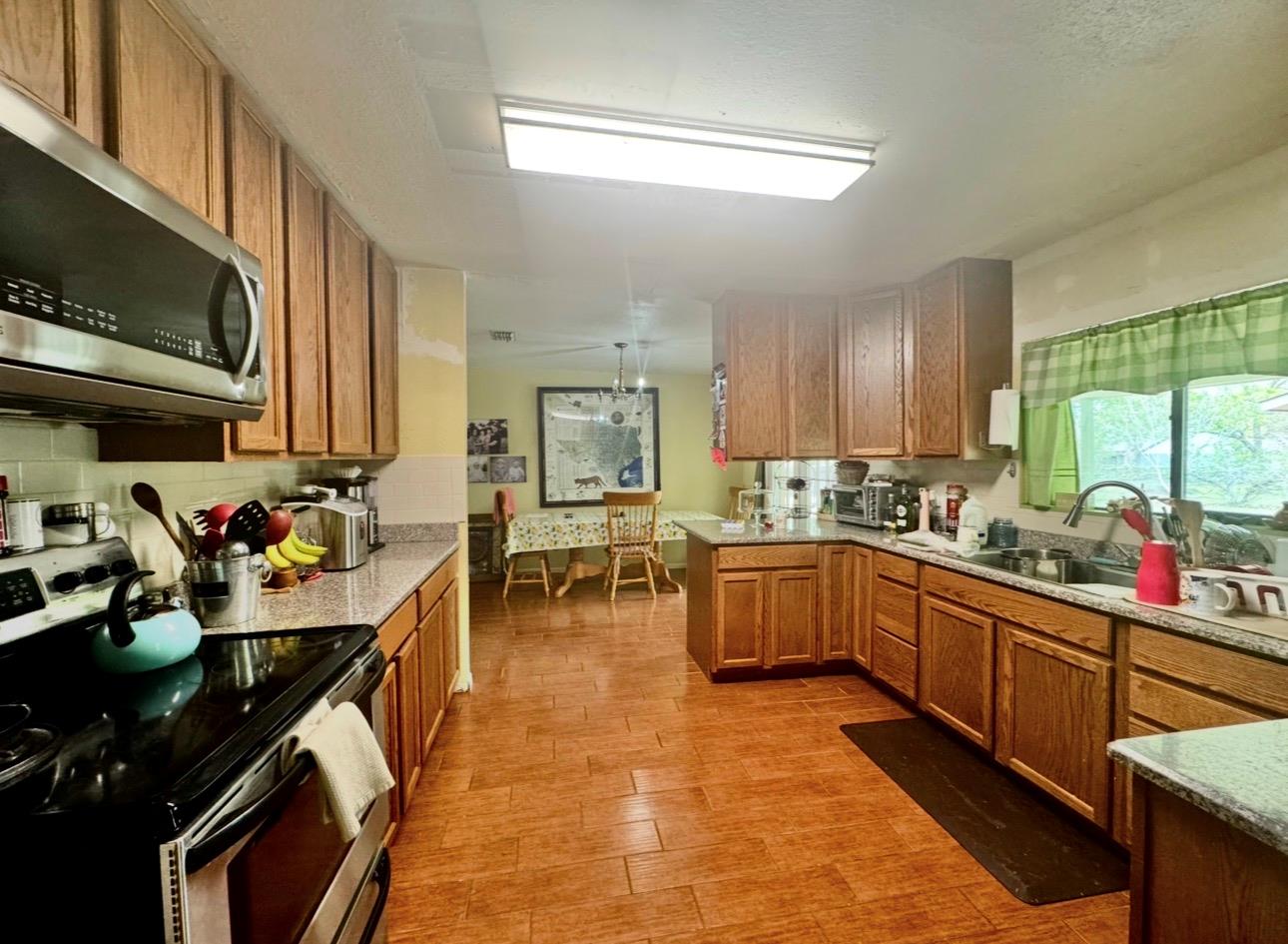 206 Loesch Dr Property Photo 12