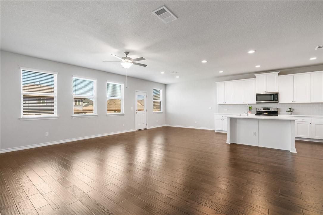 505 Whitney Trl Property Photo 3
