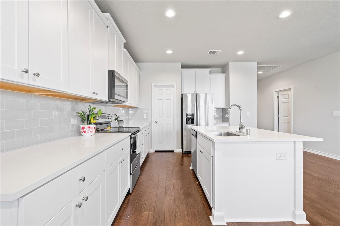 505 Whitney Trl Property Photo 4