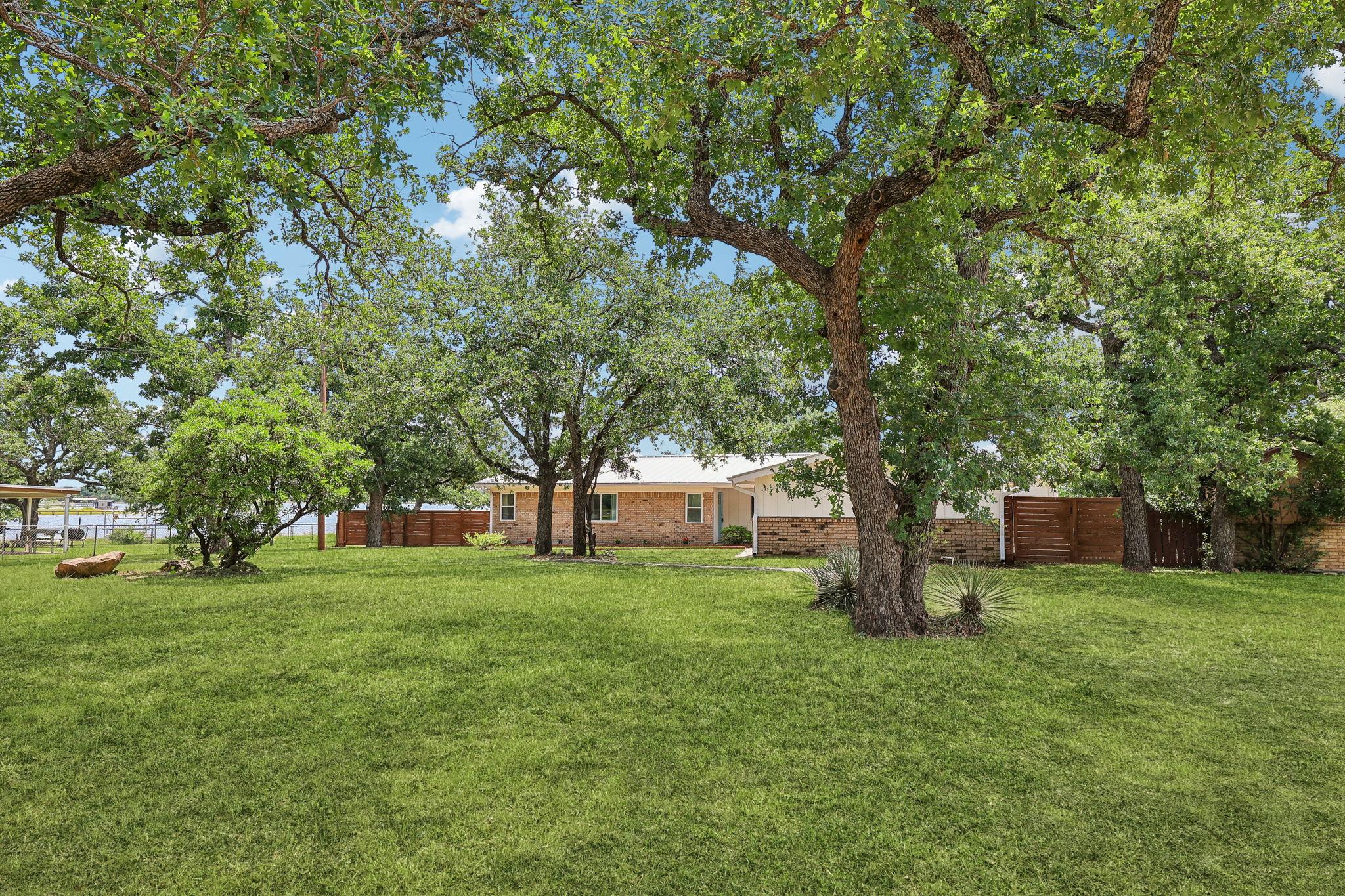 114 Agarita Dr Property Photo 27