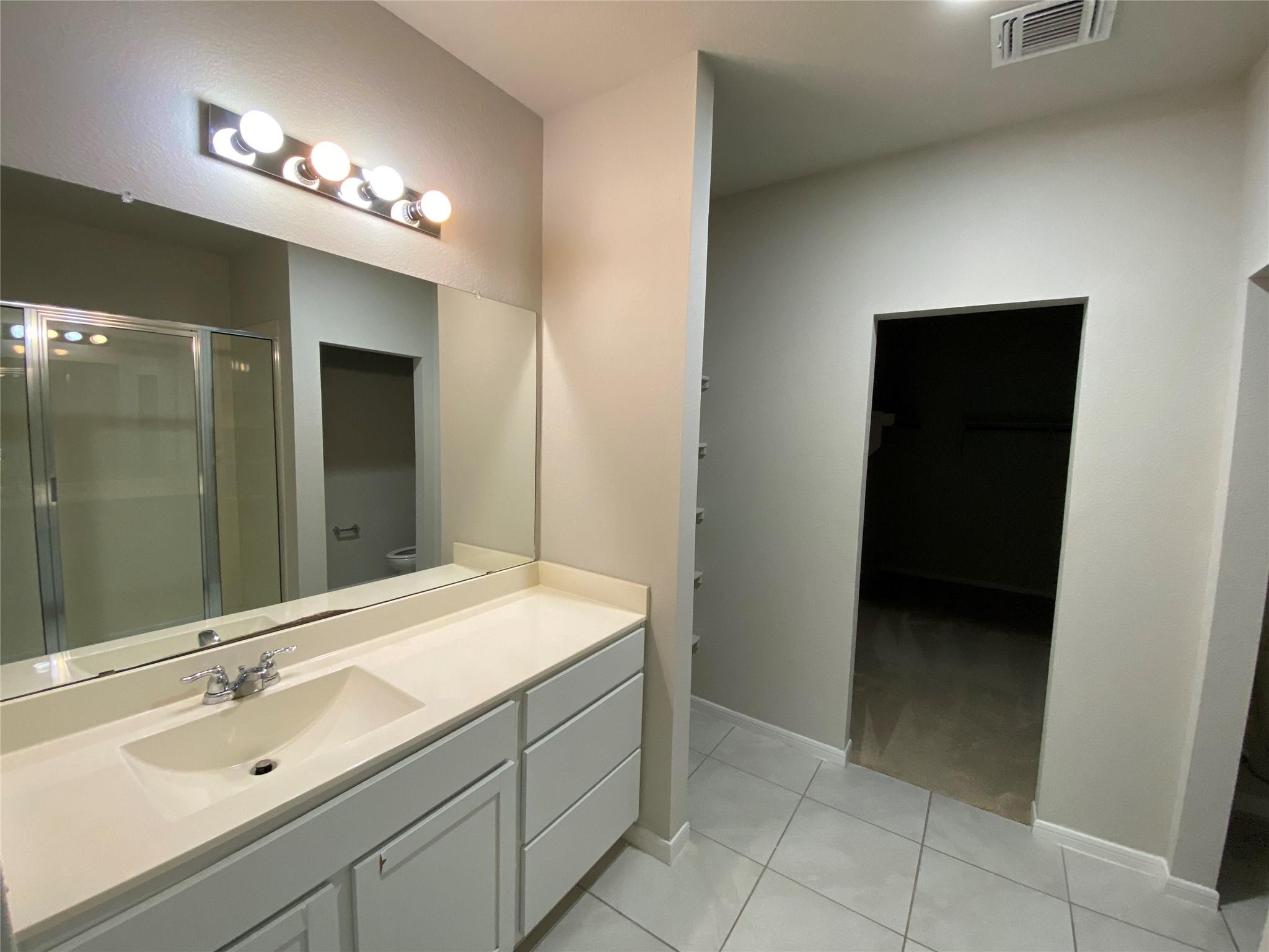 2205 Bettylou Ln Property Photo 9
