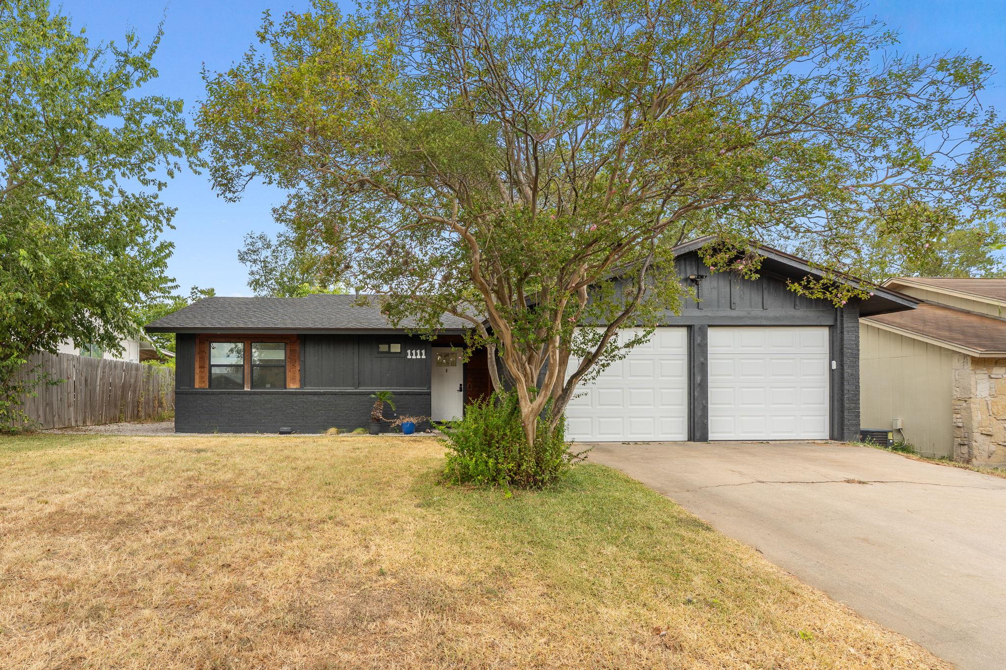 1111 Speer Ln Property Photo 6