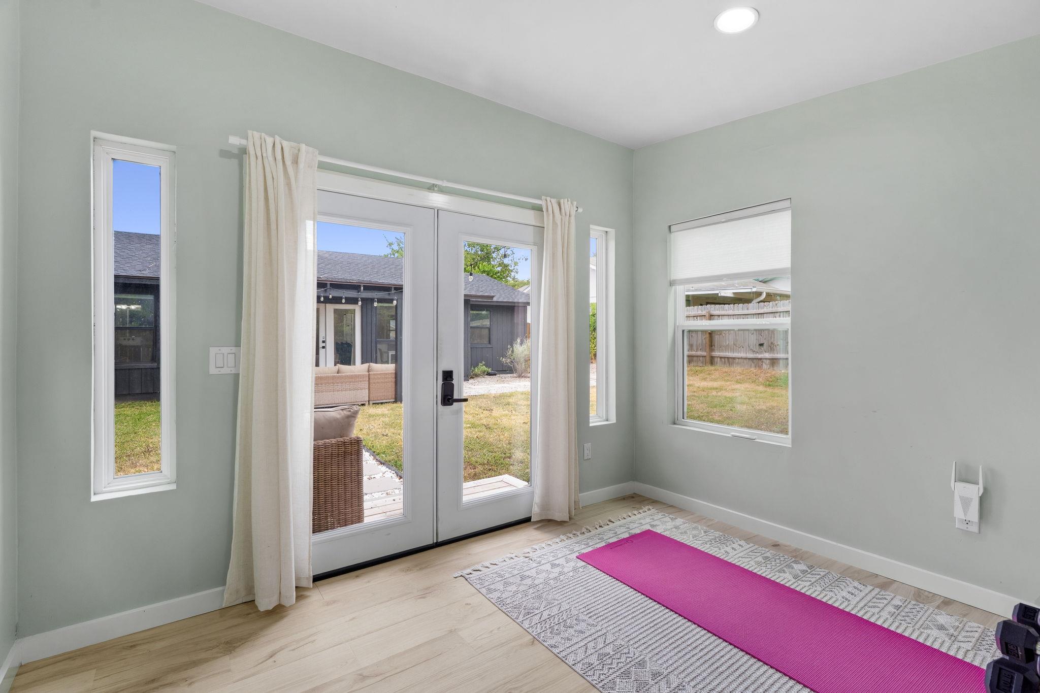 1111 Speer Ln Property Photo 16