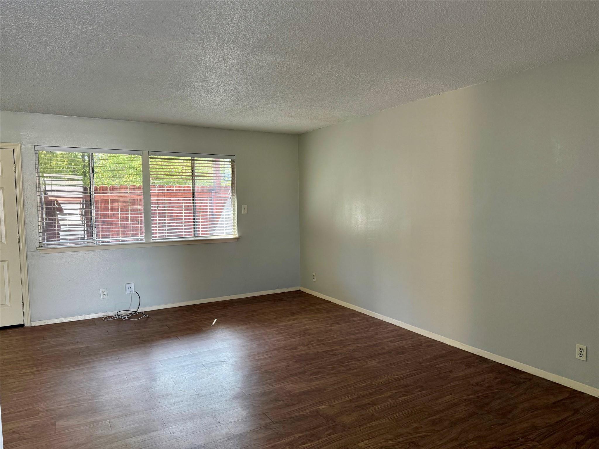8909 Parkfield Dr #102 Property Photo 7