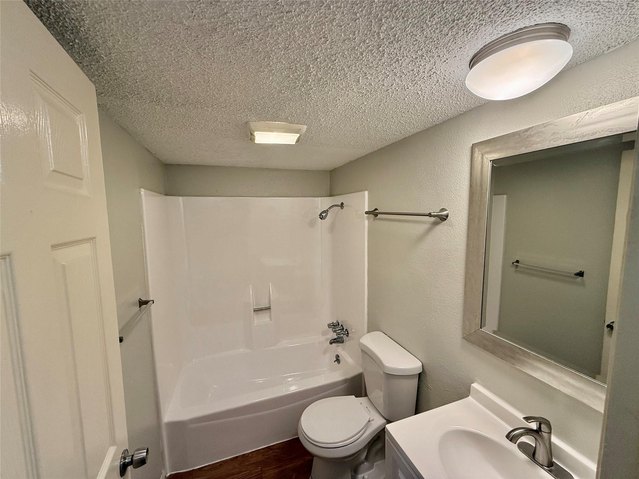 8909 Parkfield Dr #102 Property Photo 11