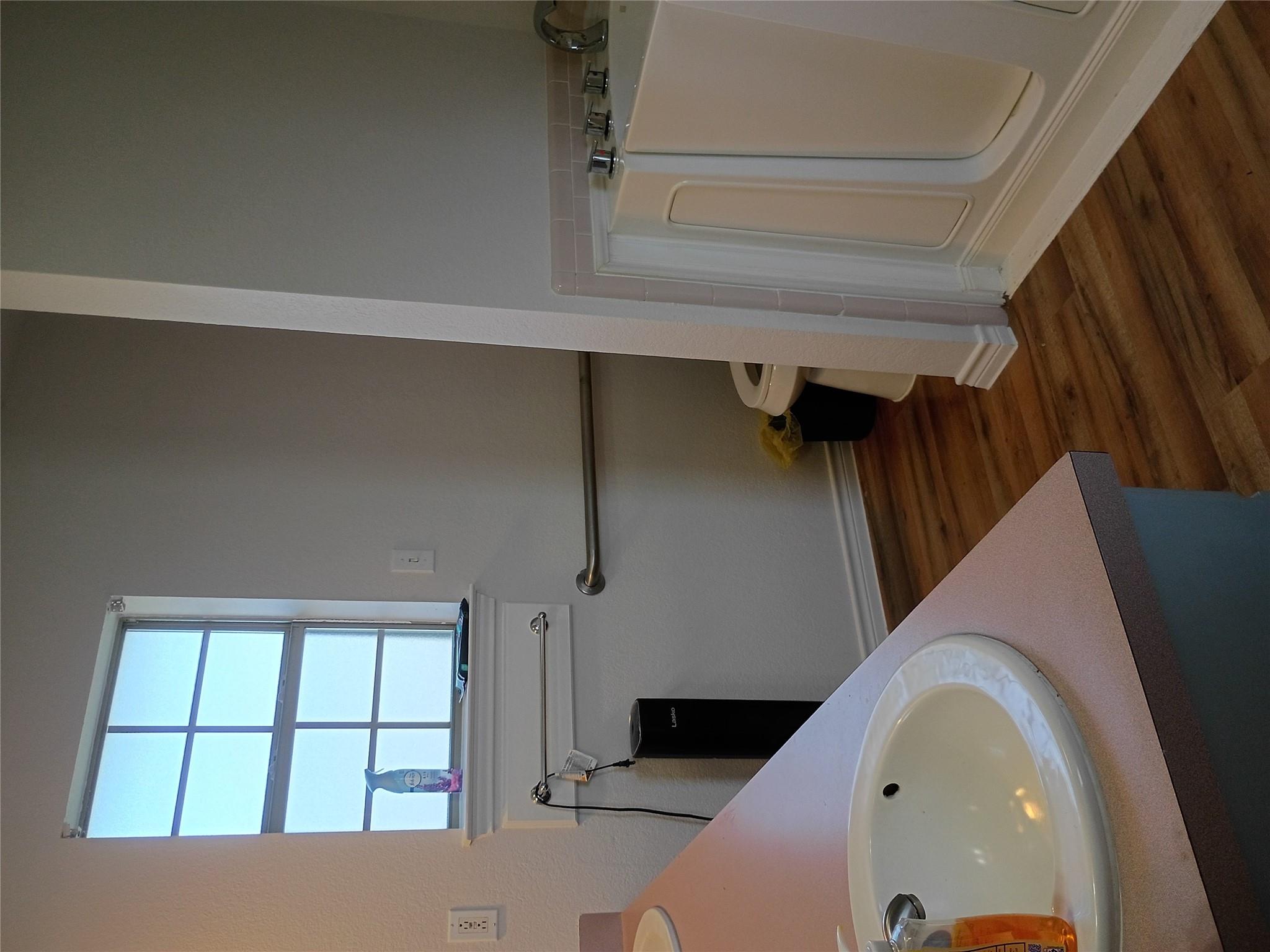 1019 San Jacinto St Property Photo 12