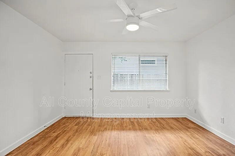 502 W 35th St #105 Property Photo 2