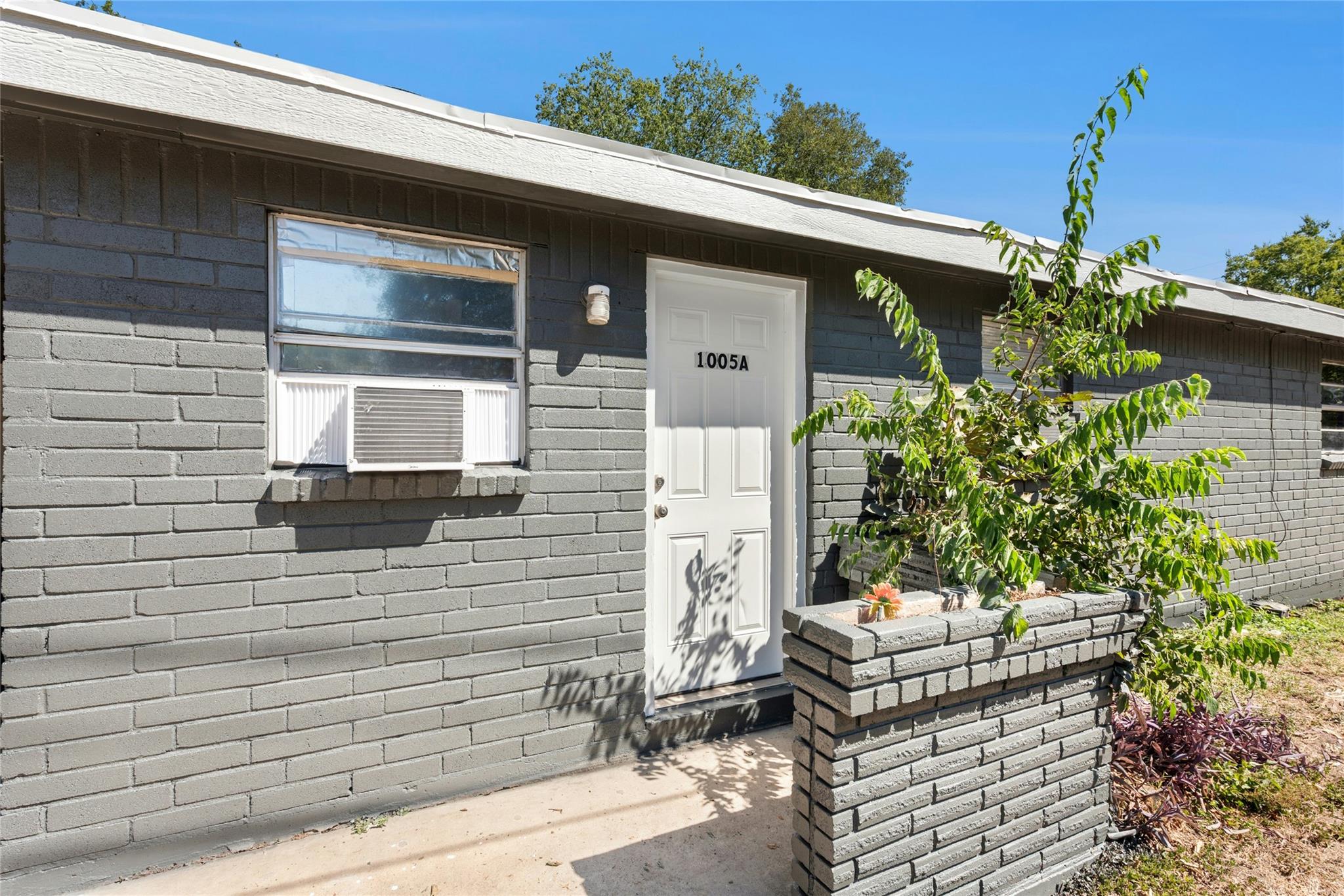 1011 Hackberry St #a&b Property Photo 4