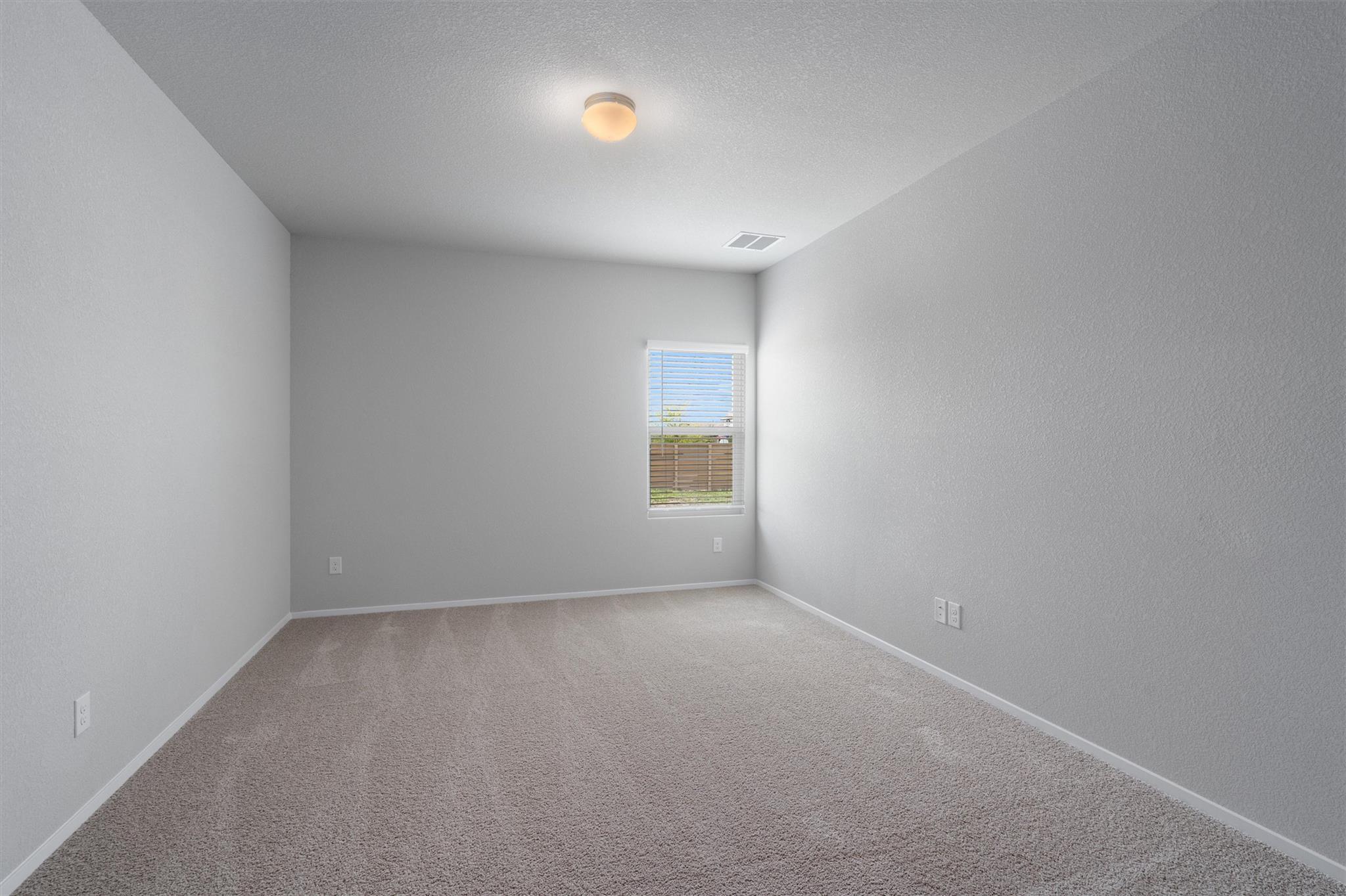 371 Hortus Dr Property Photo 5
