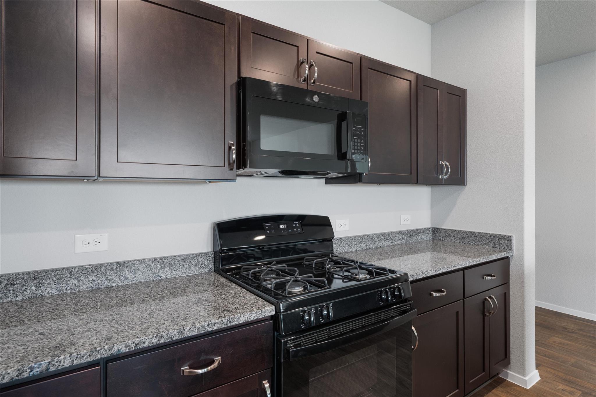 371 Hortus Dr Property Photo 10