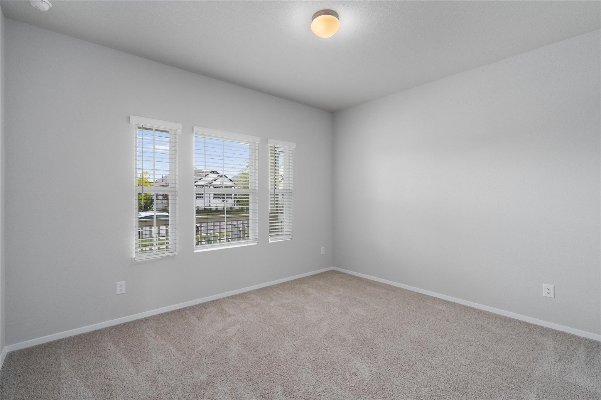 371 Hortus Dr Property Photo 22