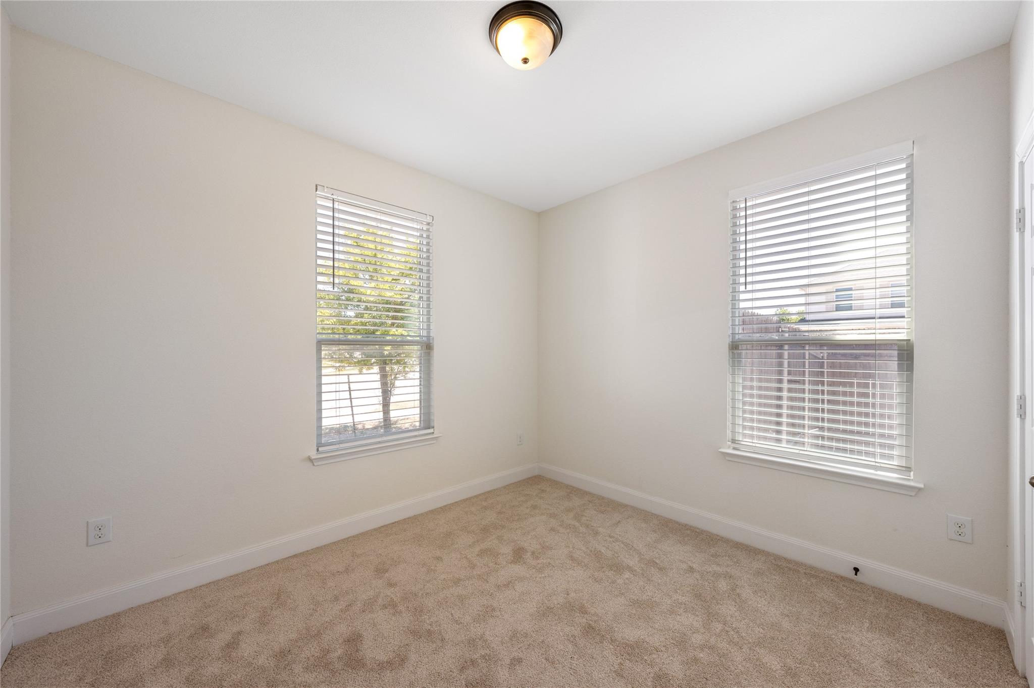 7632 Knockfin Dr Property Photo 11