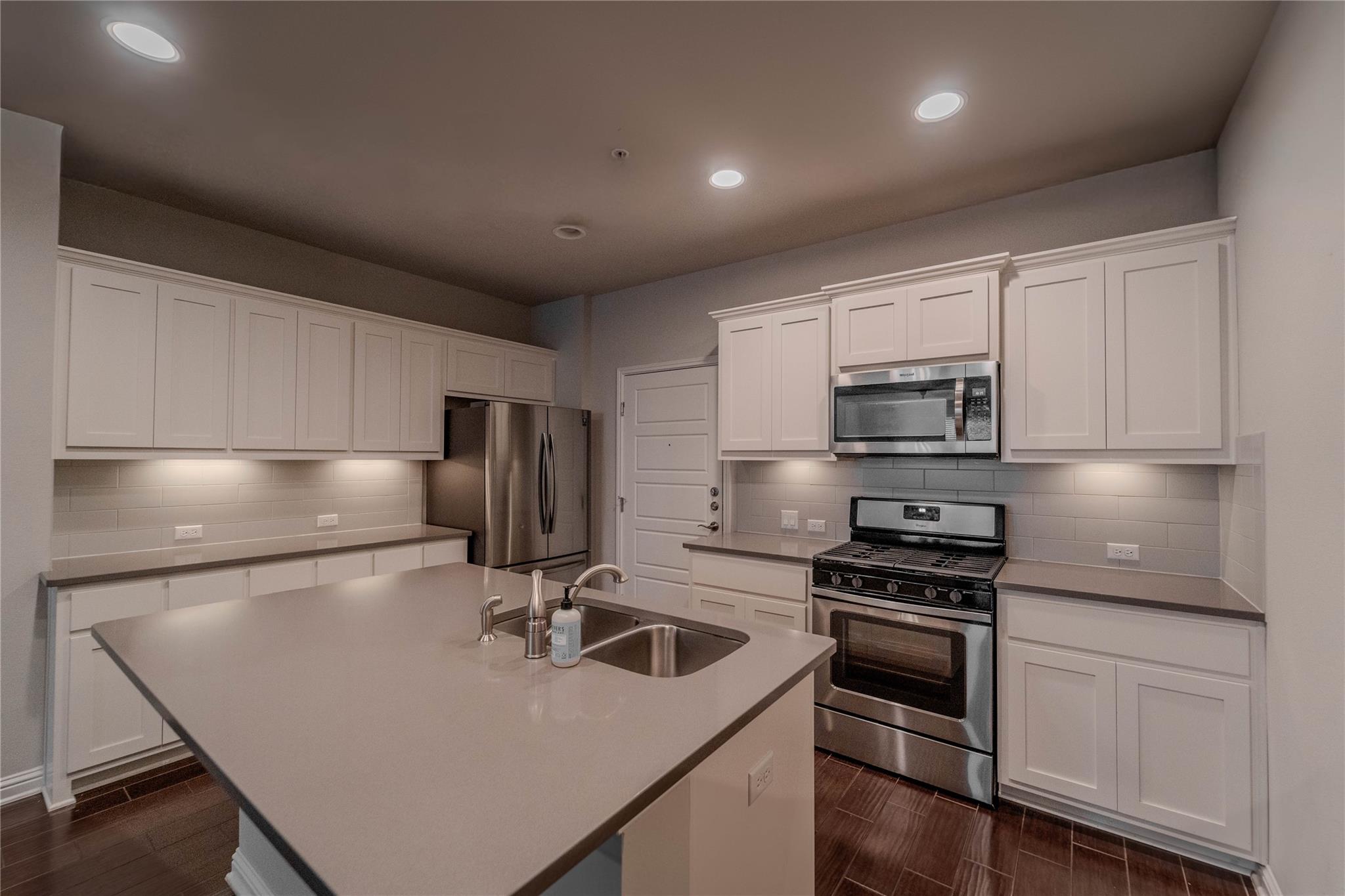 13800 Lyndhurst St #293 Property Photo 6
