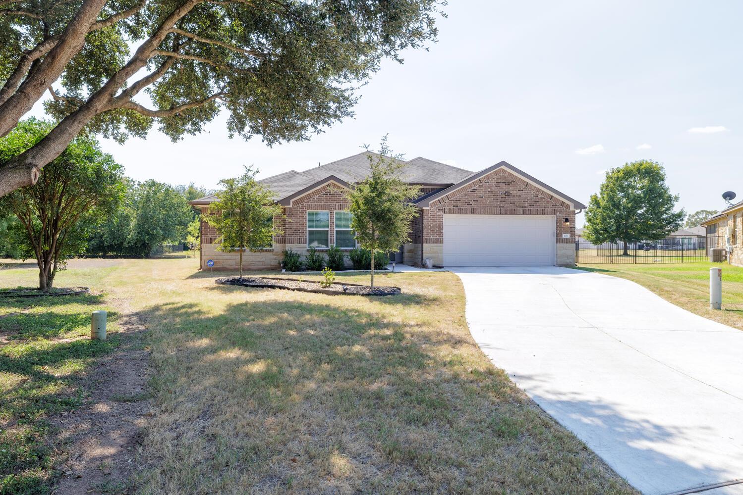 106 Pelican Ct Property Photo